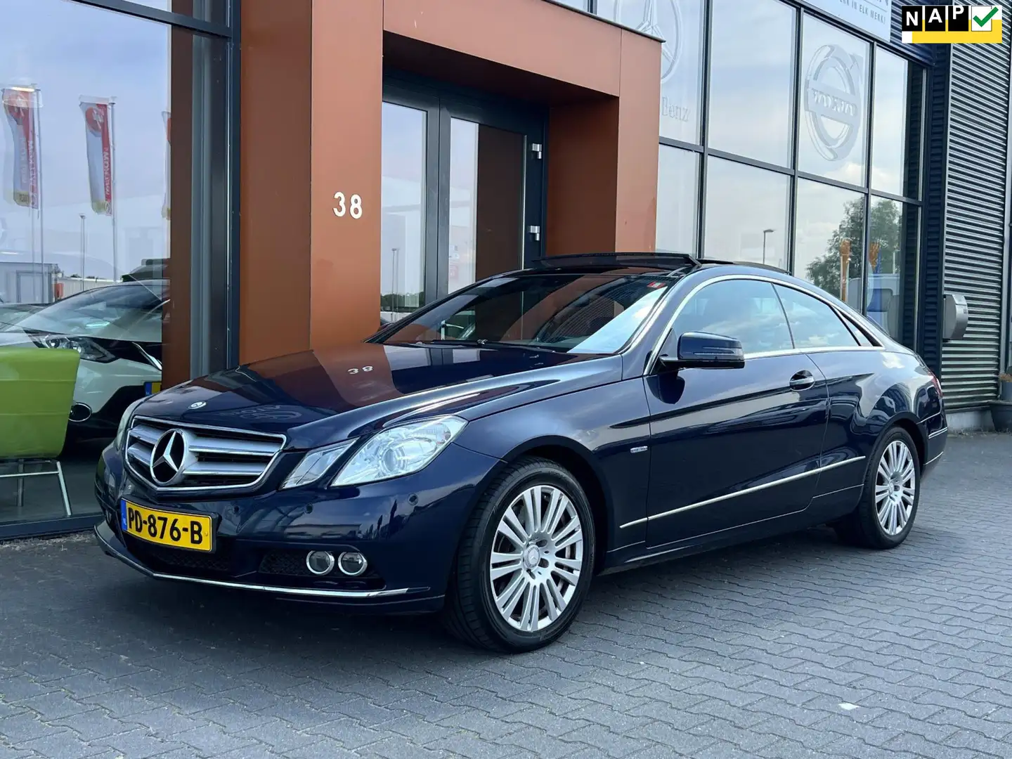 Mercedes-Benz E 350 Coupé 350CGI automaat|Pano|Leer|PDC Albastru - 1