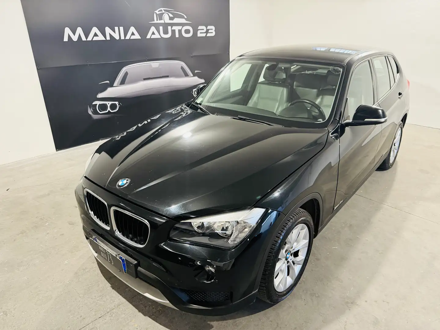 BMW X1 X1 sdrive18d Sport Line*PELLE*MANUALE* Schwarz - 2