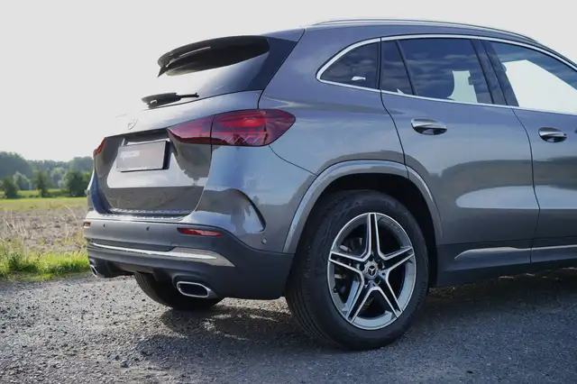 Mercedes-Benz Gla view 19