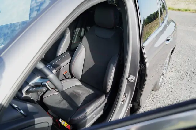 Mercedes-Benz Gla view 24