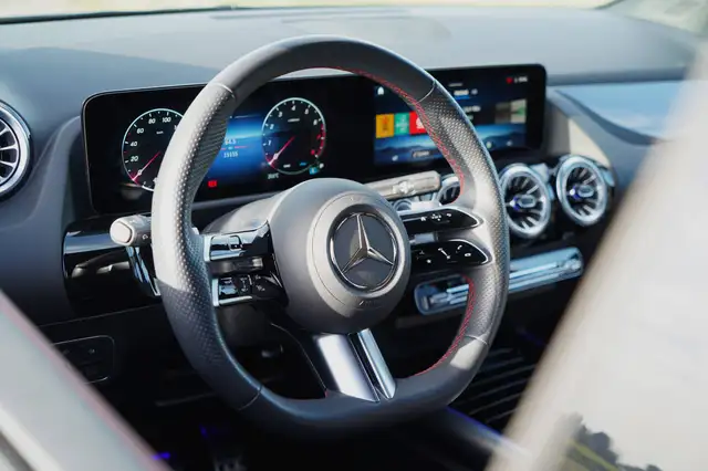 Mercedes-Benz Gla view 21