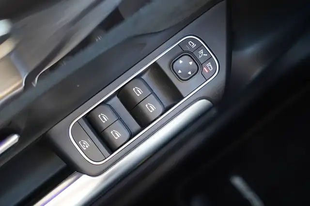 Mercedes-Benz Gla view 22