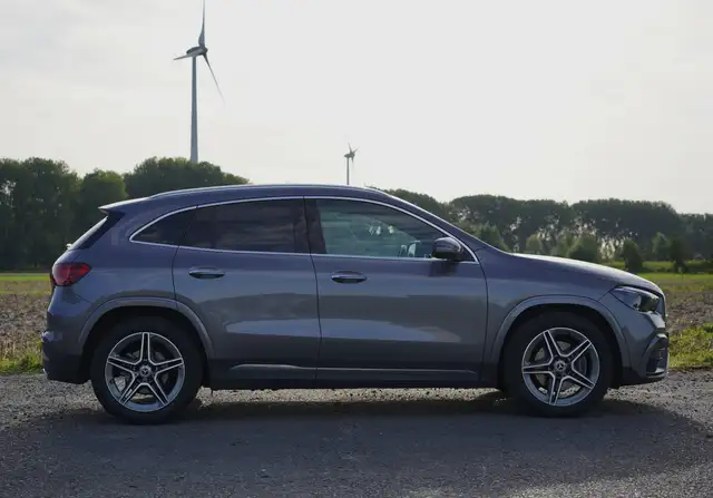 Mercedes-Benz Gla view 18