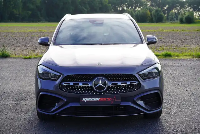 Mercedes-Benz Gla view 5