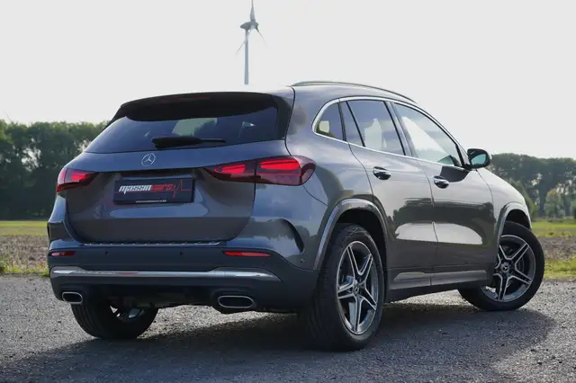Mercedes-Benz Gla view 15