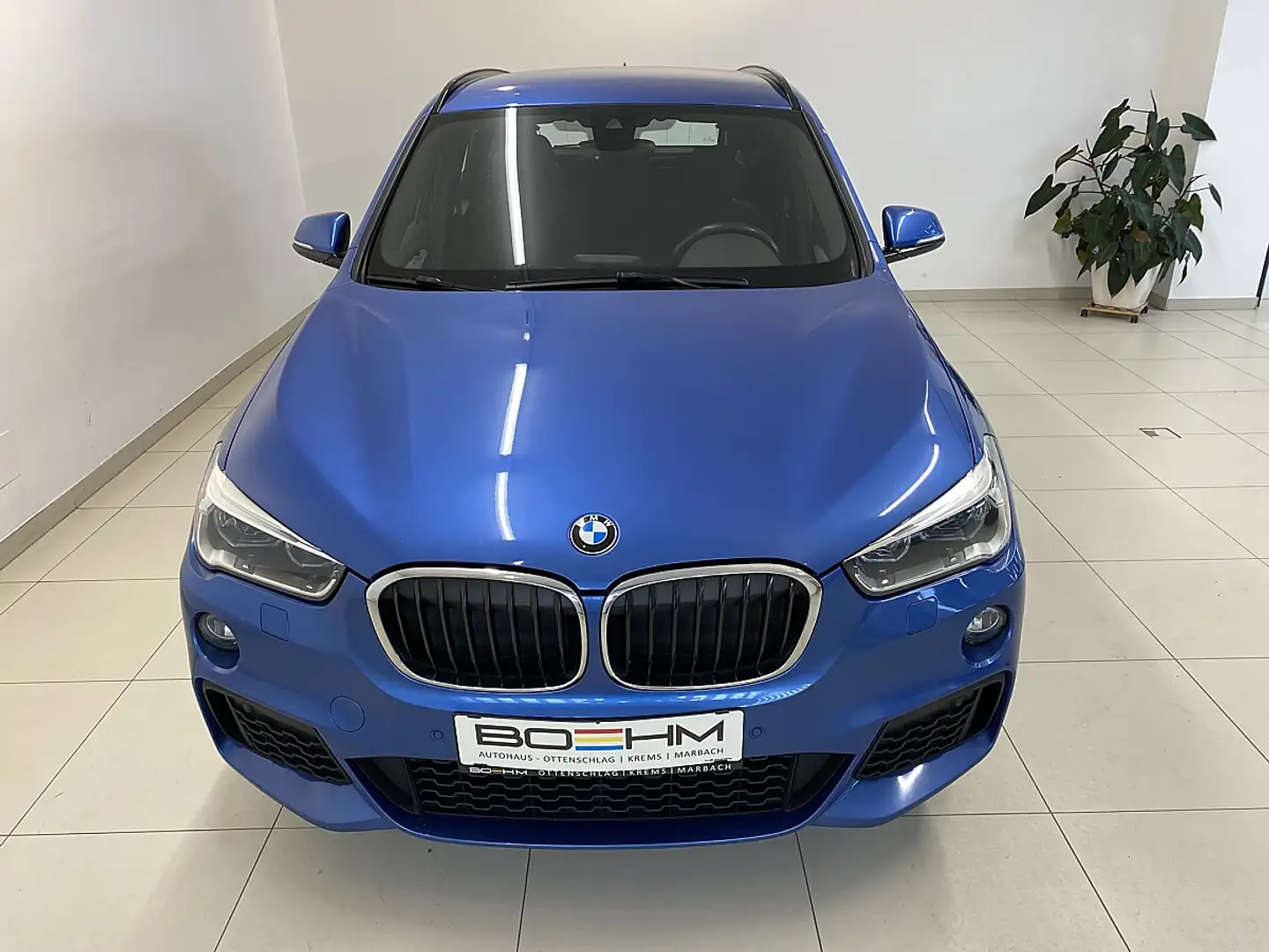 BMW X1 xDrive18d M-Sport Ausstattung Blau - 2