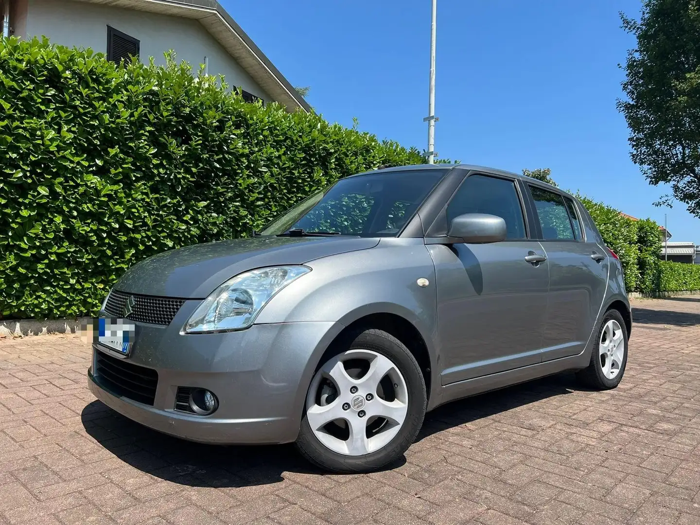 Suzuki Swift 5p 1.3 GLX - 1