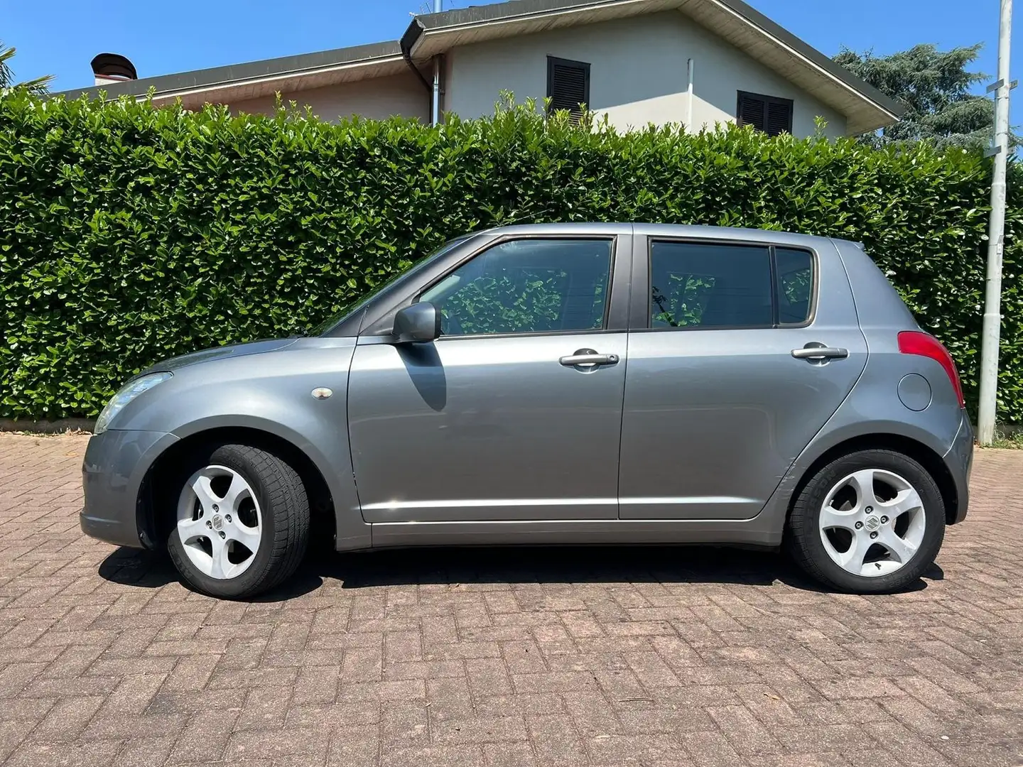 Suzuki Swift 5p 1.3 GLX - 2