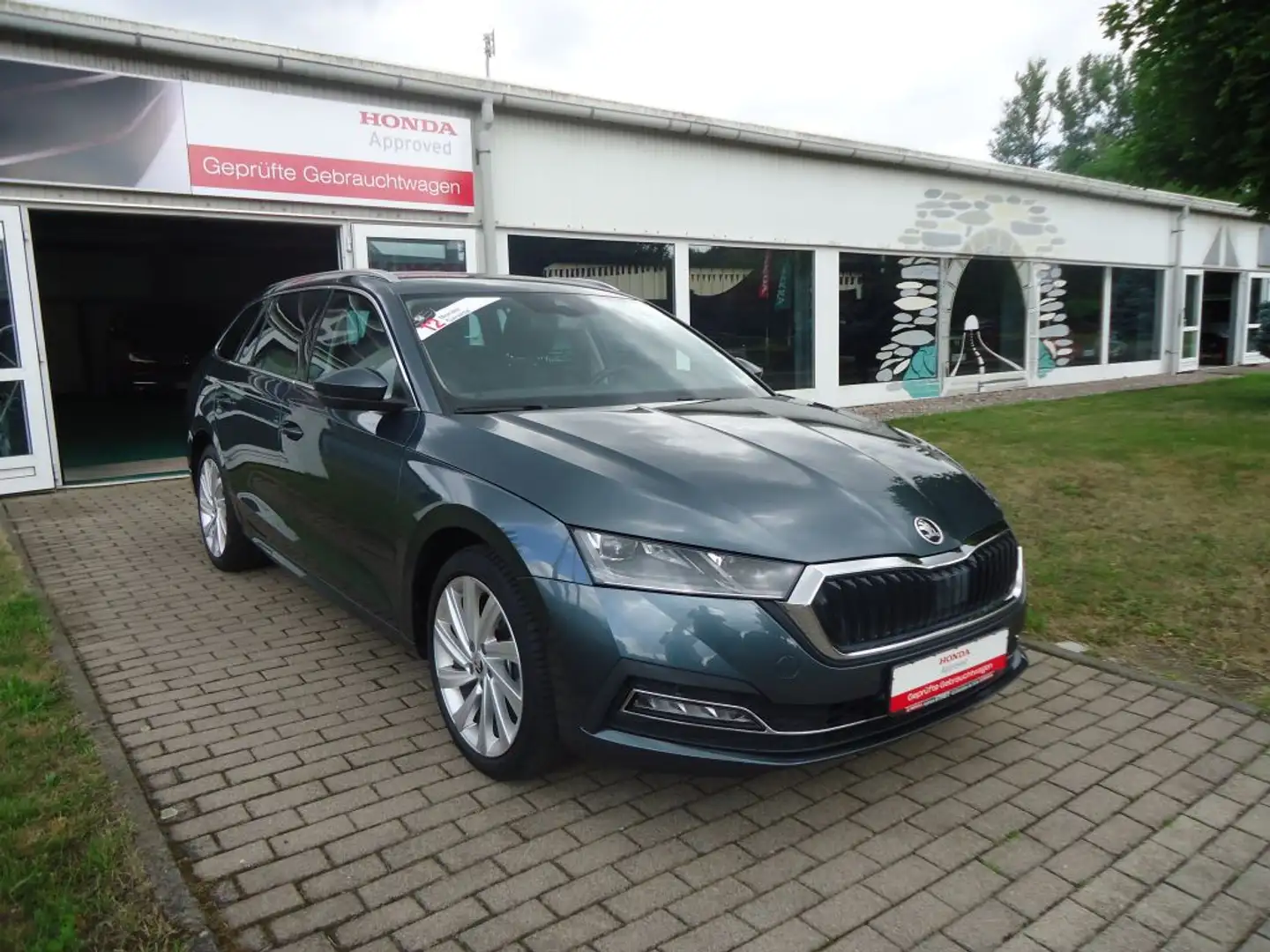 Skoda Octavia Combi 1.5 TSI Style*AHK*ACC*el.Heckklappe* Grau - 2