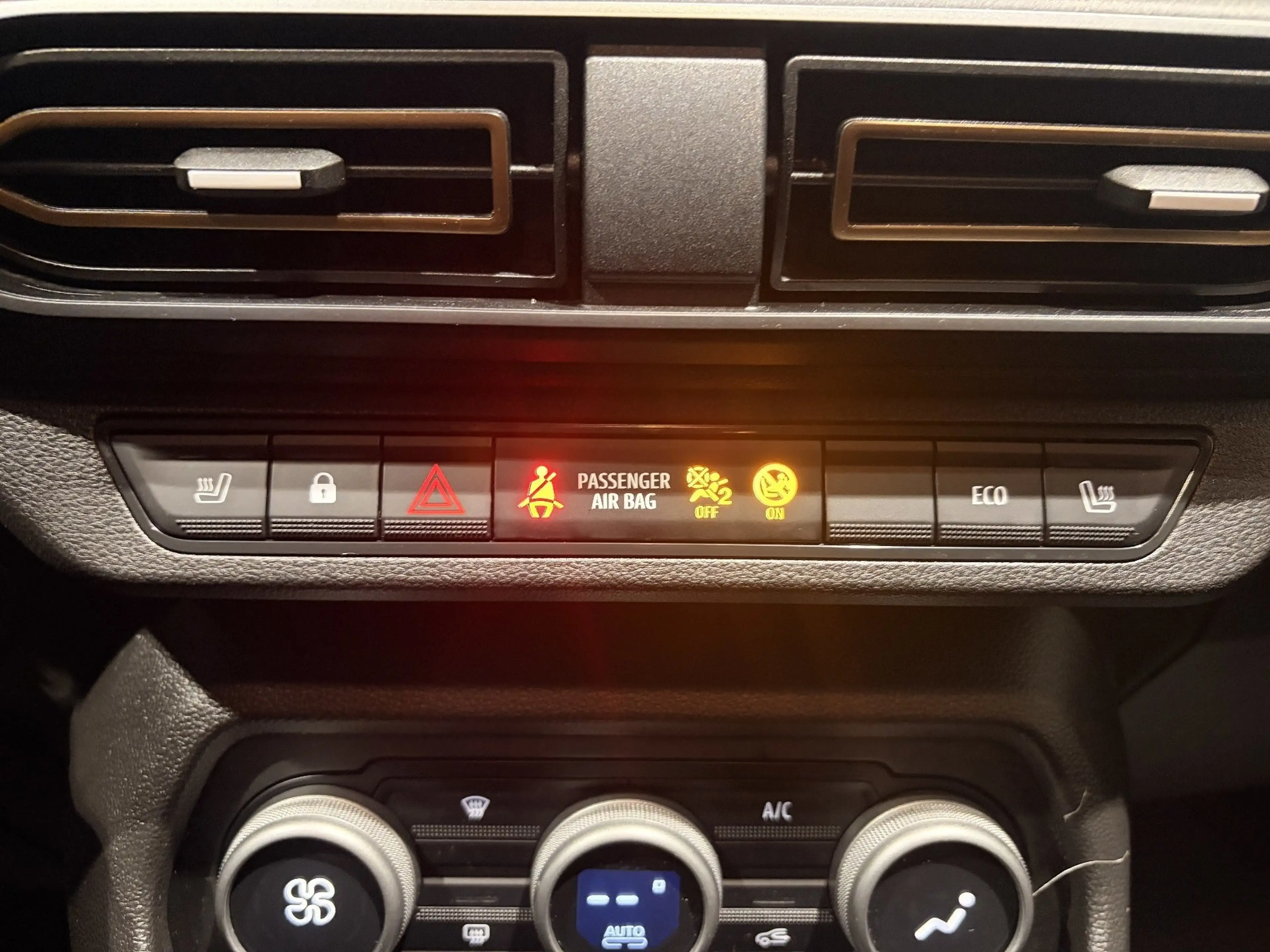 Dacia Jogger Extreme HYBRID 140 PS — photo 12