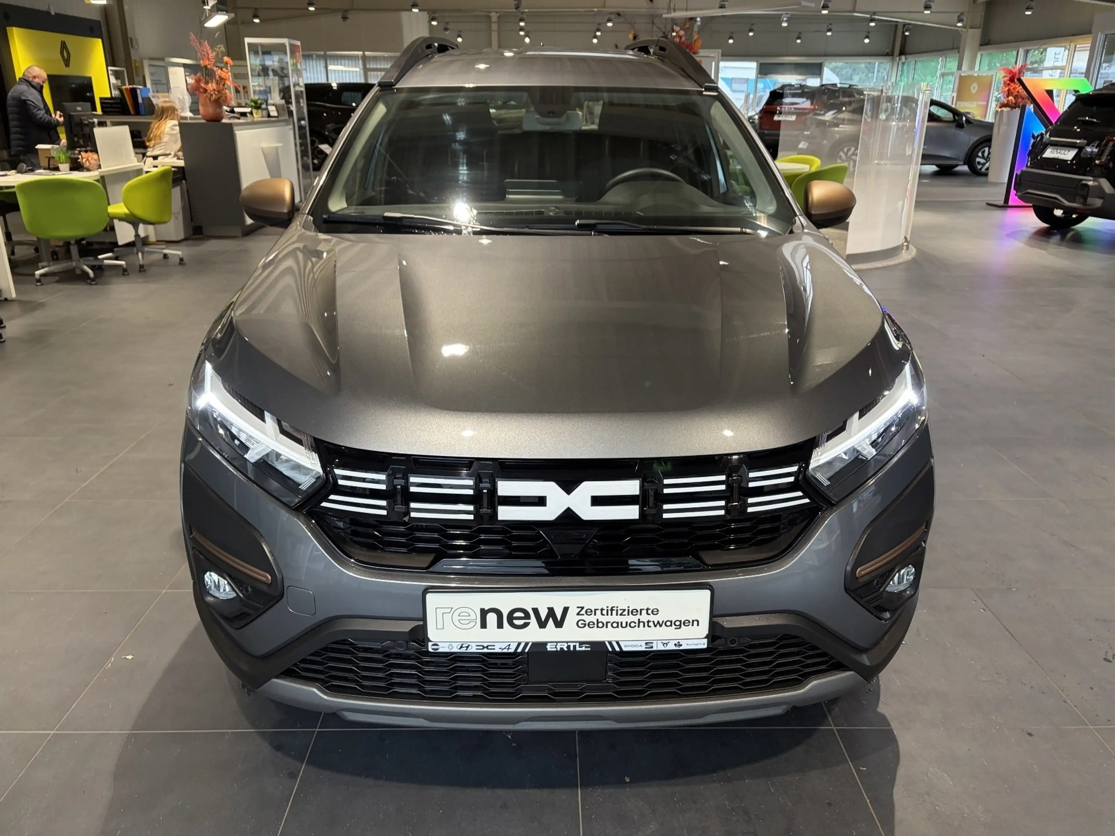 Dacia Jogger Extreme HYBRID 140 PS — photo 2