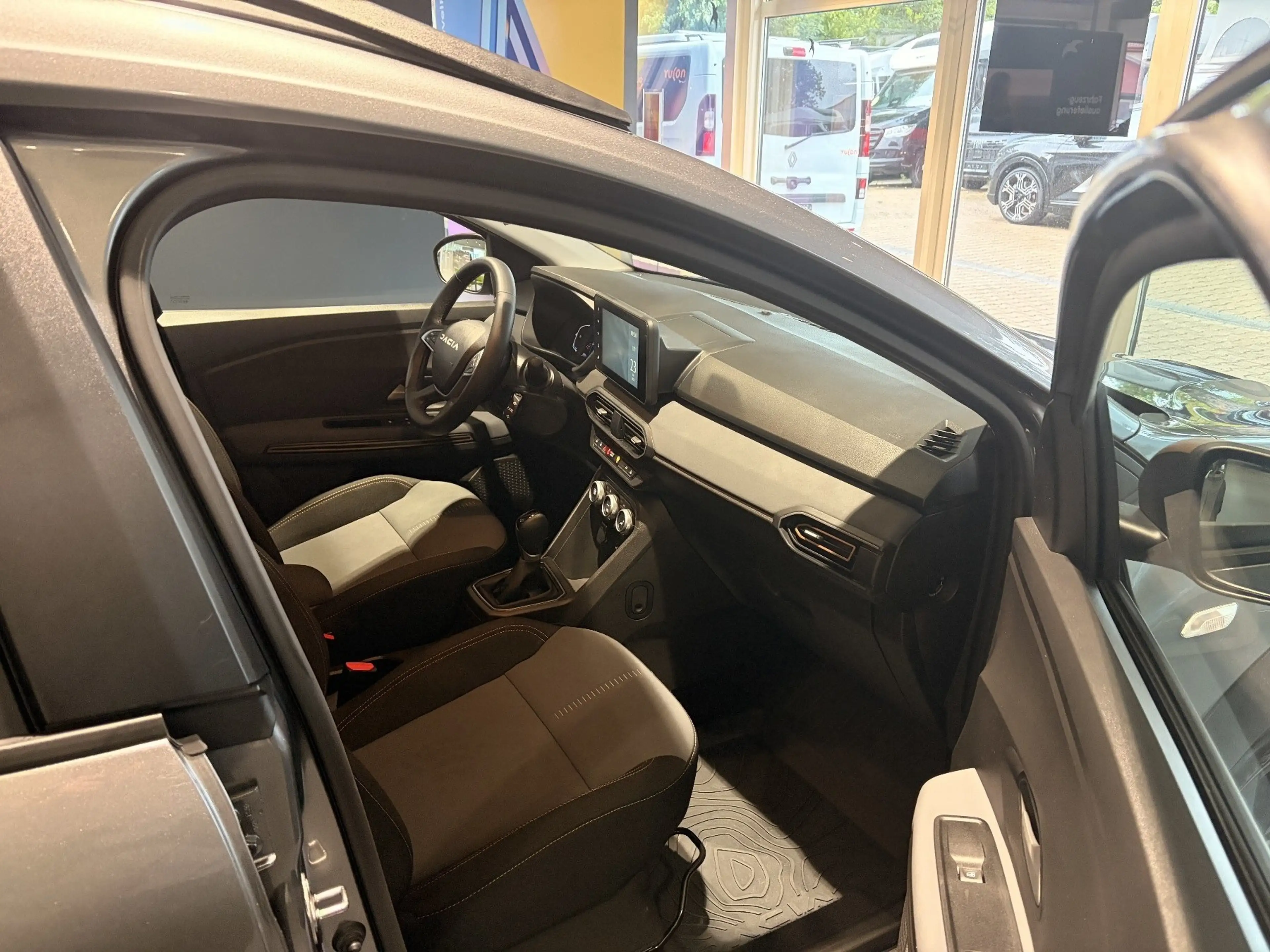 Dacia Jogger Extreme HYBRID 140 PS — photo 5