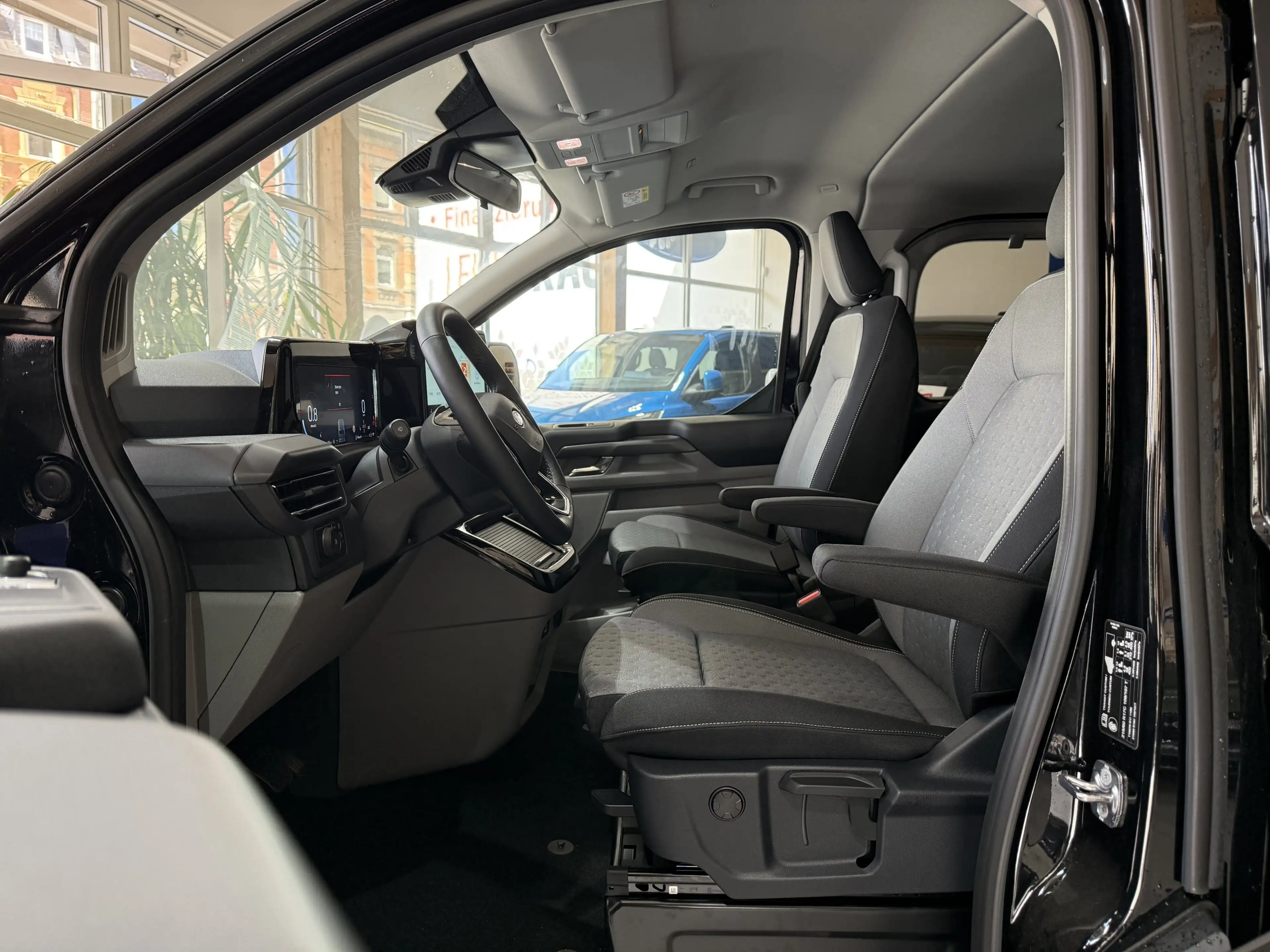 Ford Tourneo Custom Titanium L2 3-Zonen-Klima / 70L Tank — photo 10