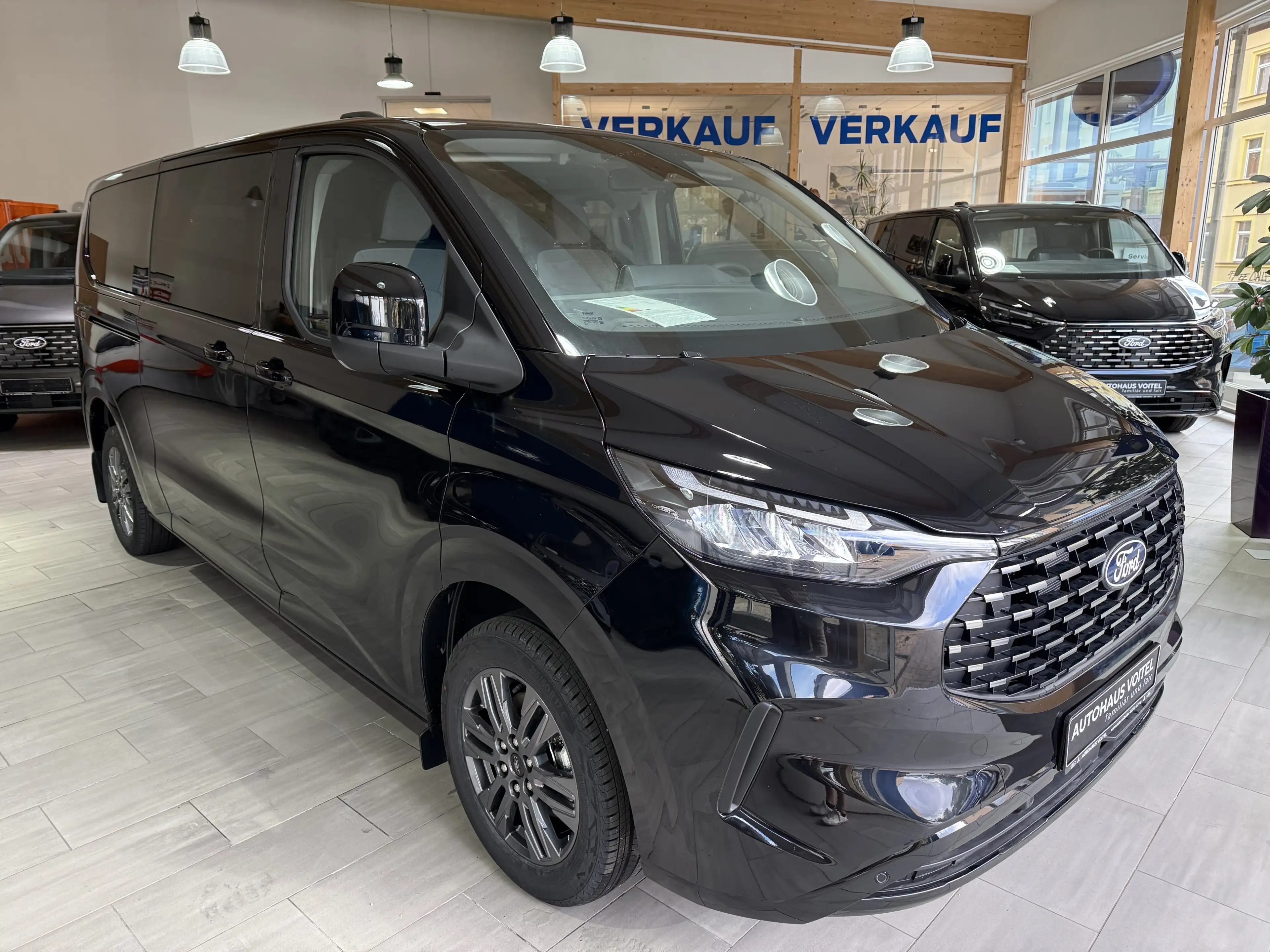 Ford Tourneo Custom Titanium L2 3-Zonen-Klima / 70L Tank — photo 2