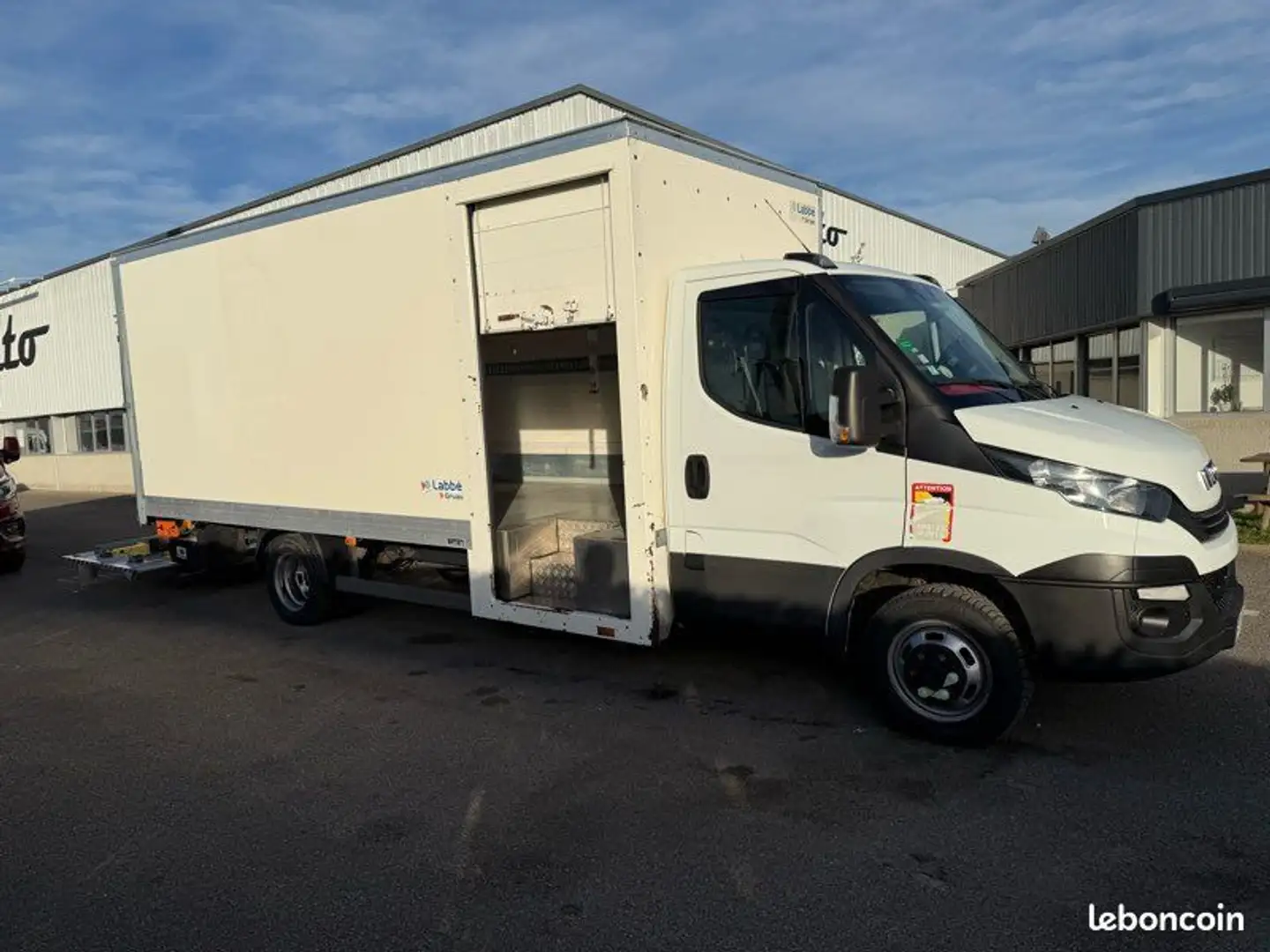 Iveco Daily 13990 ht 50c18 caisse hayon 5T - 1