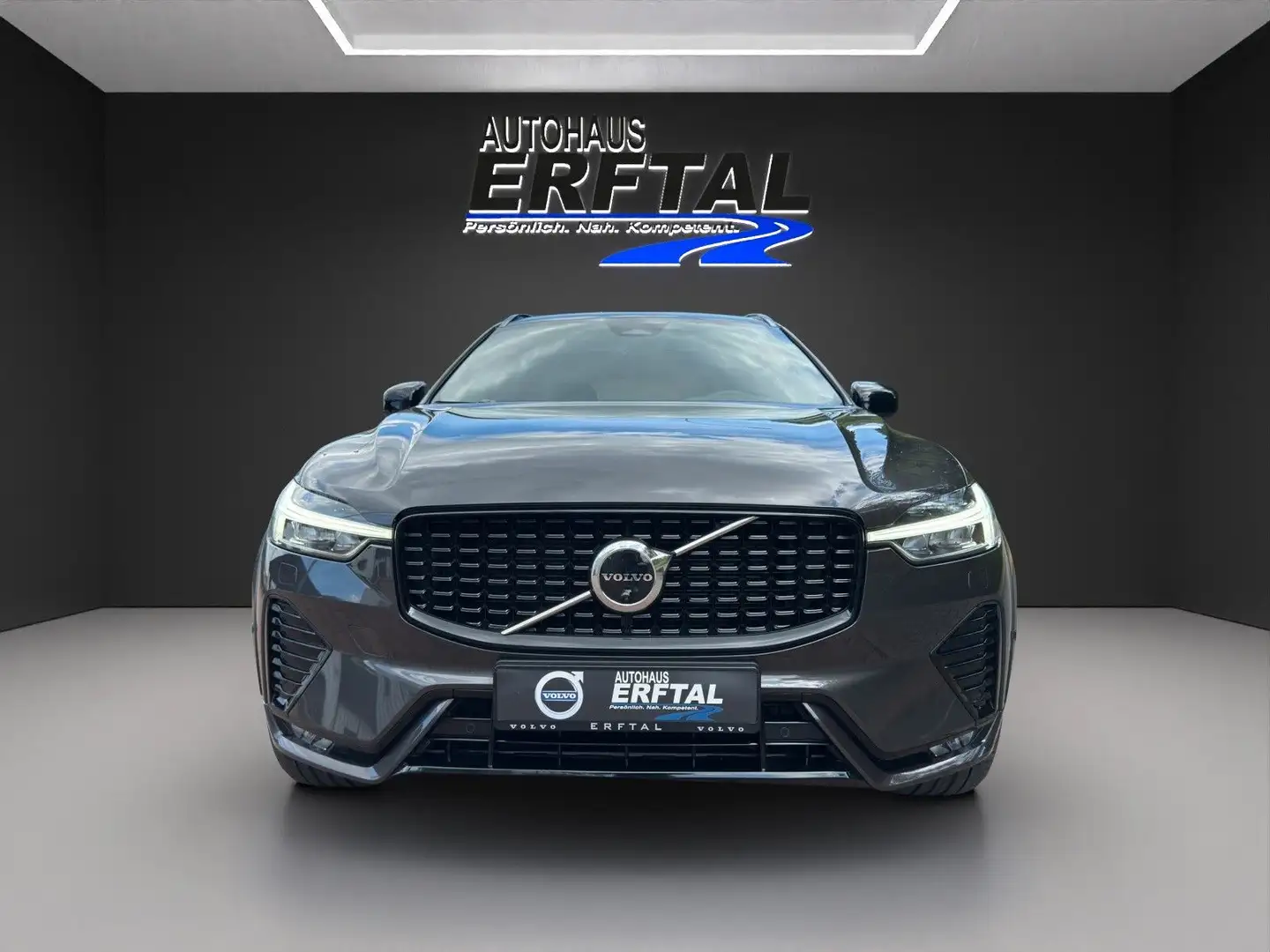 Volvo XC60 R Design AWD Grau - 2