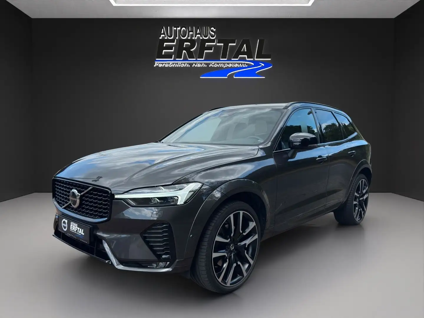 Volvo XC60 R Design AWD Grau - 1