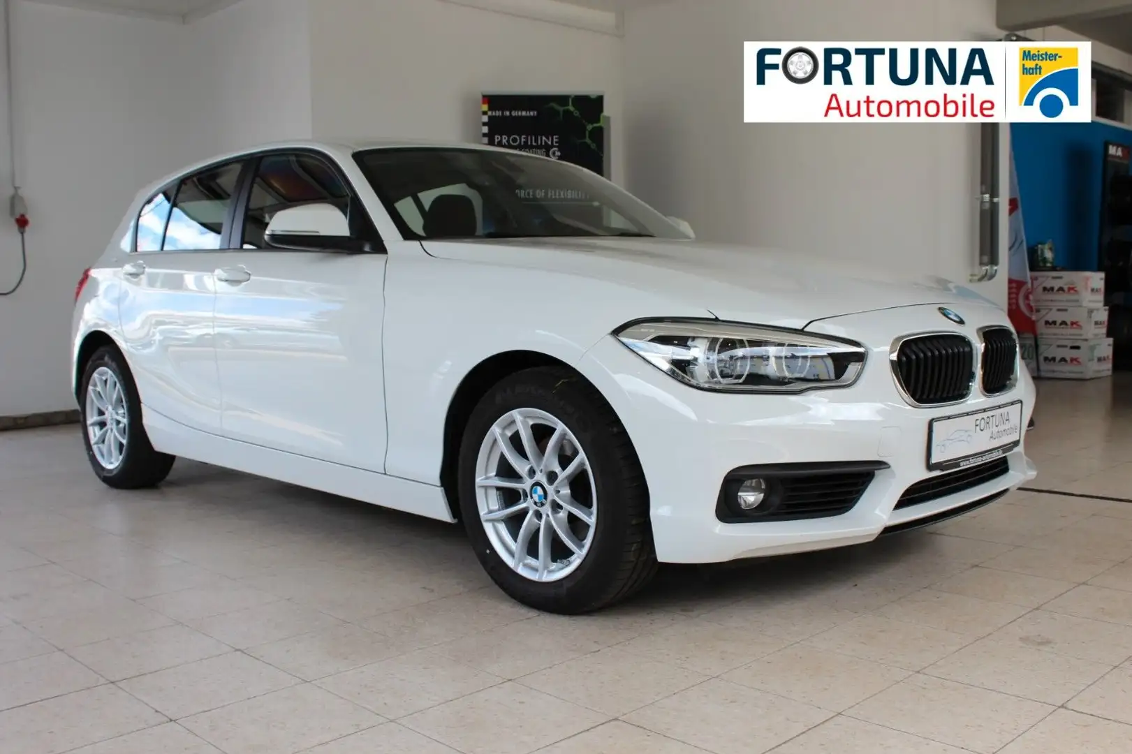 BMW 118 i Advantage Navi LED RTTI AHK abnehmbar Blanc - 1