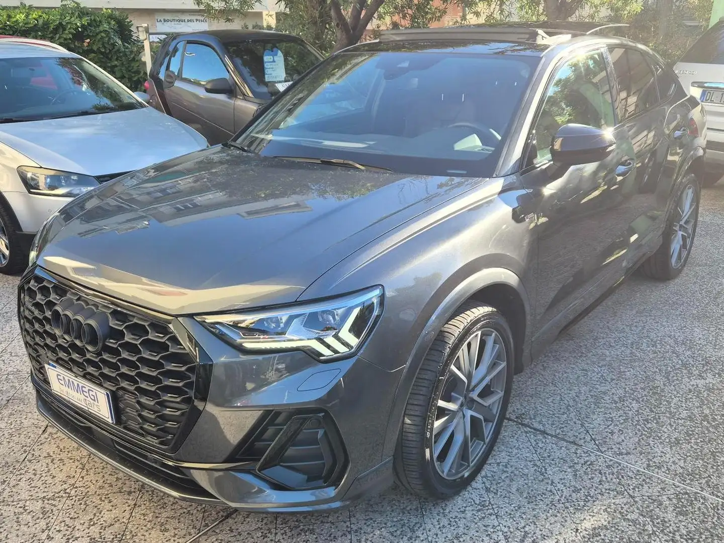 Audi Q3 Q3 Sportb. 40 2.0 tdi quattro 200cv FARI MATRIX Grigio - 1