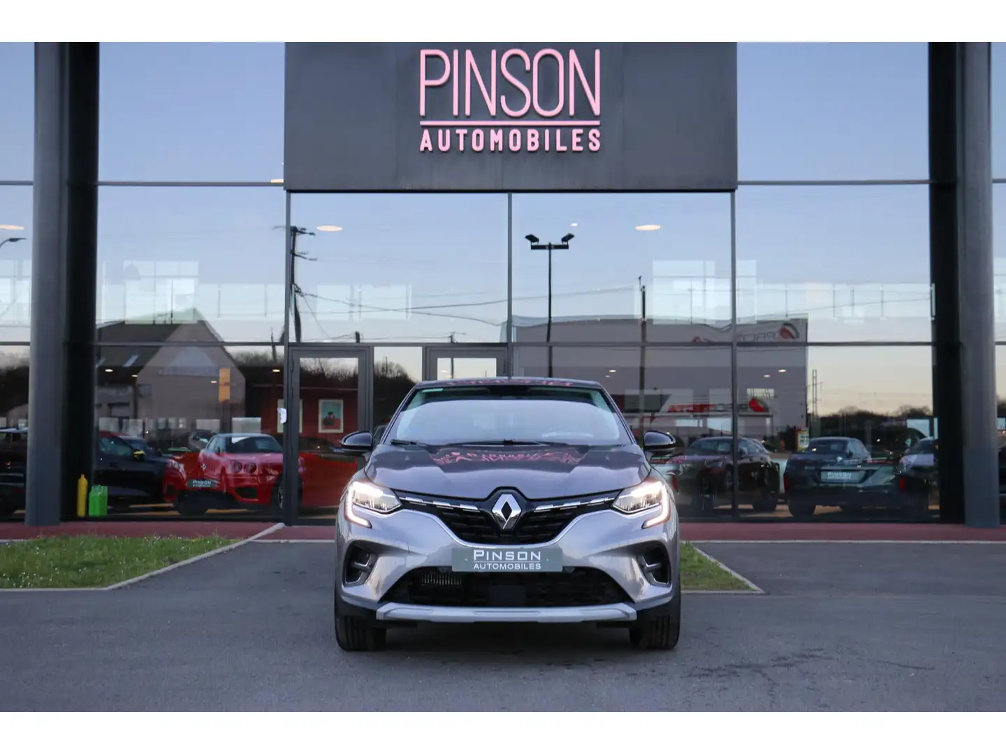 Renault Captur Captur 1.3 TCe - 140  II Techno PHASE 1 Gris - 2