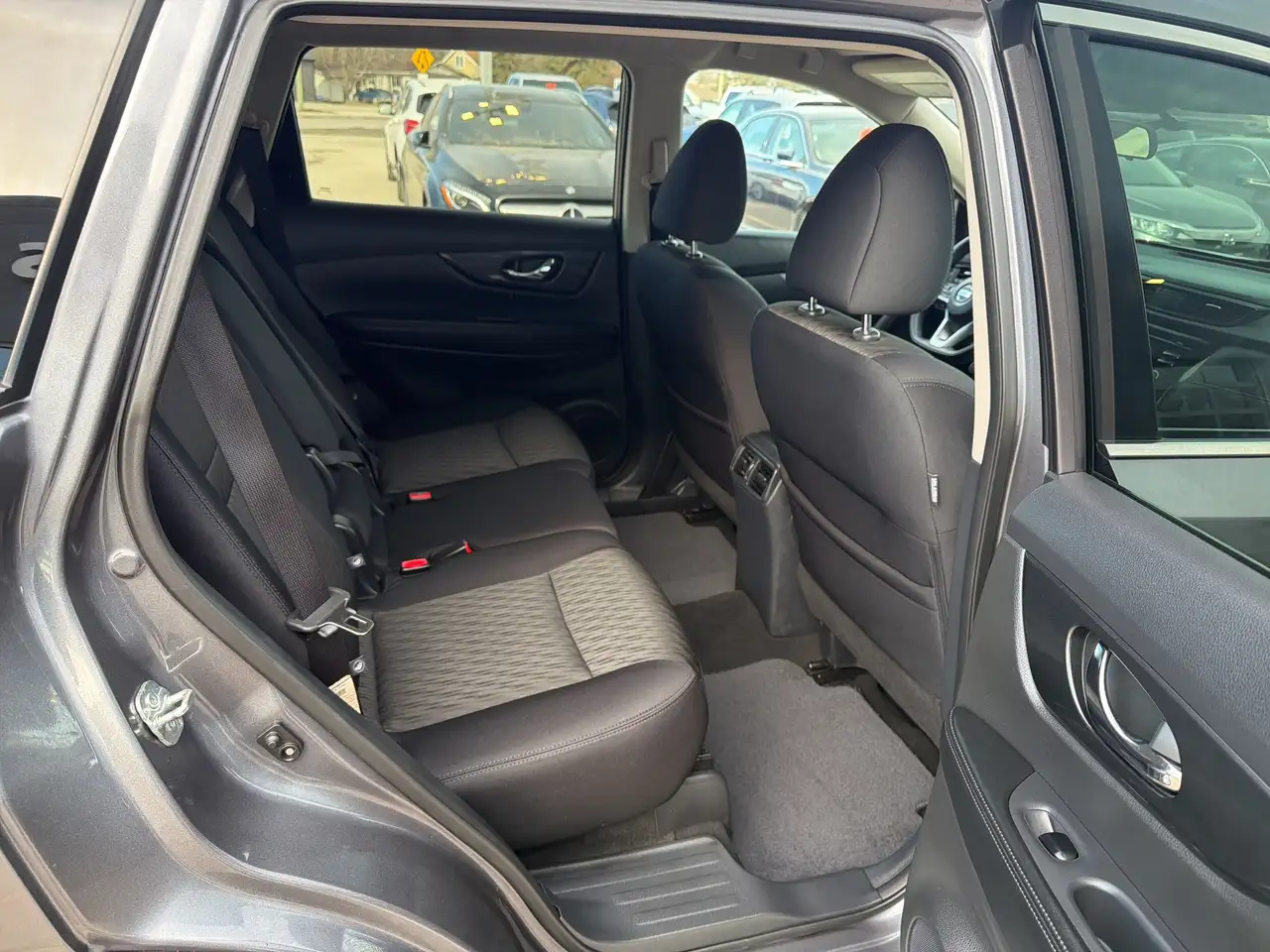 Nissan Rogue снимка Nissan Rogue