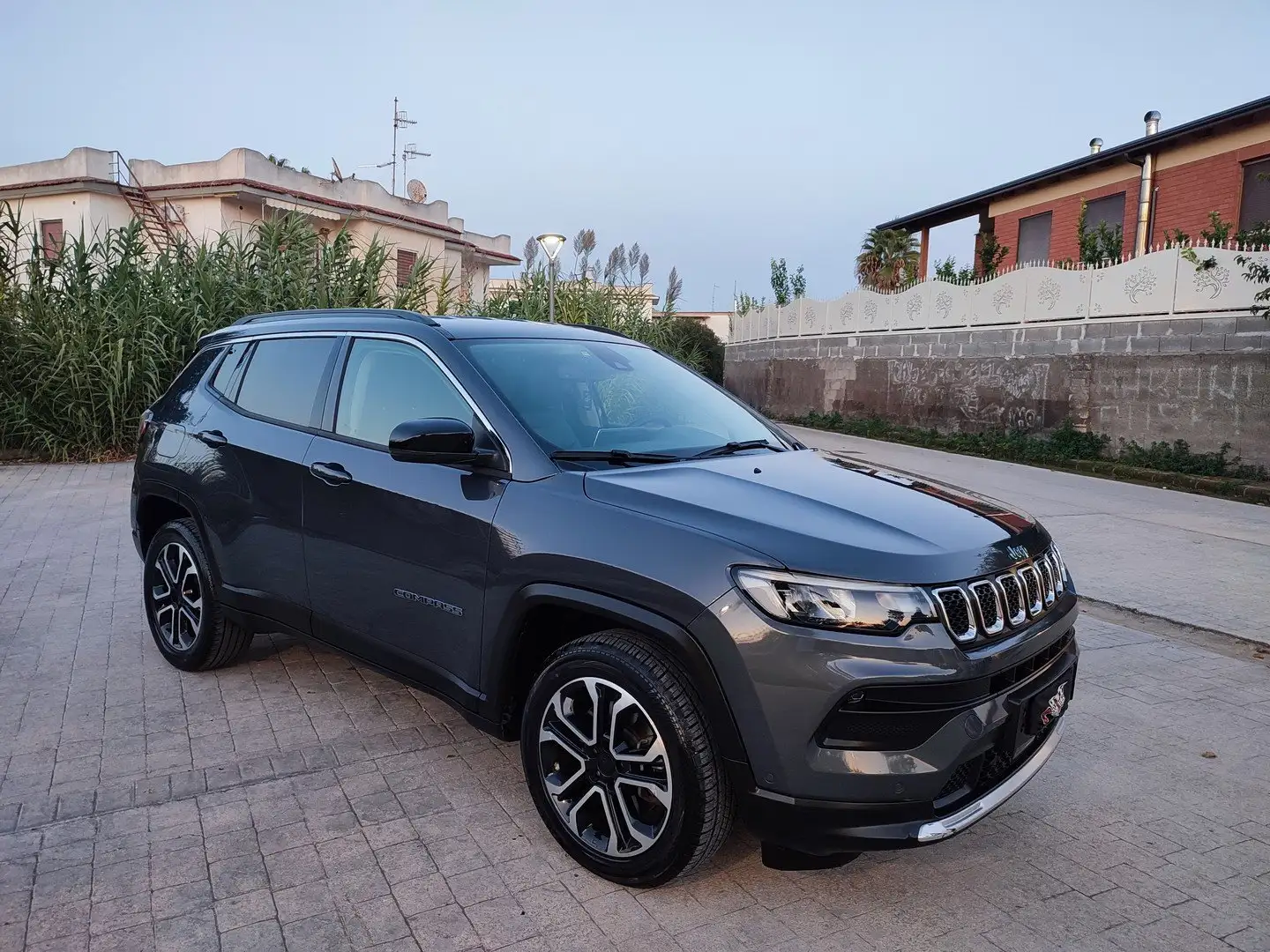 Jeep Compass 4XE LIMITED 1.3 T4 PHEV 190 CV TELECAMERA NAVIG. Grigio - 2