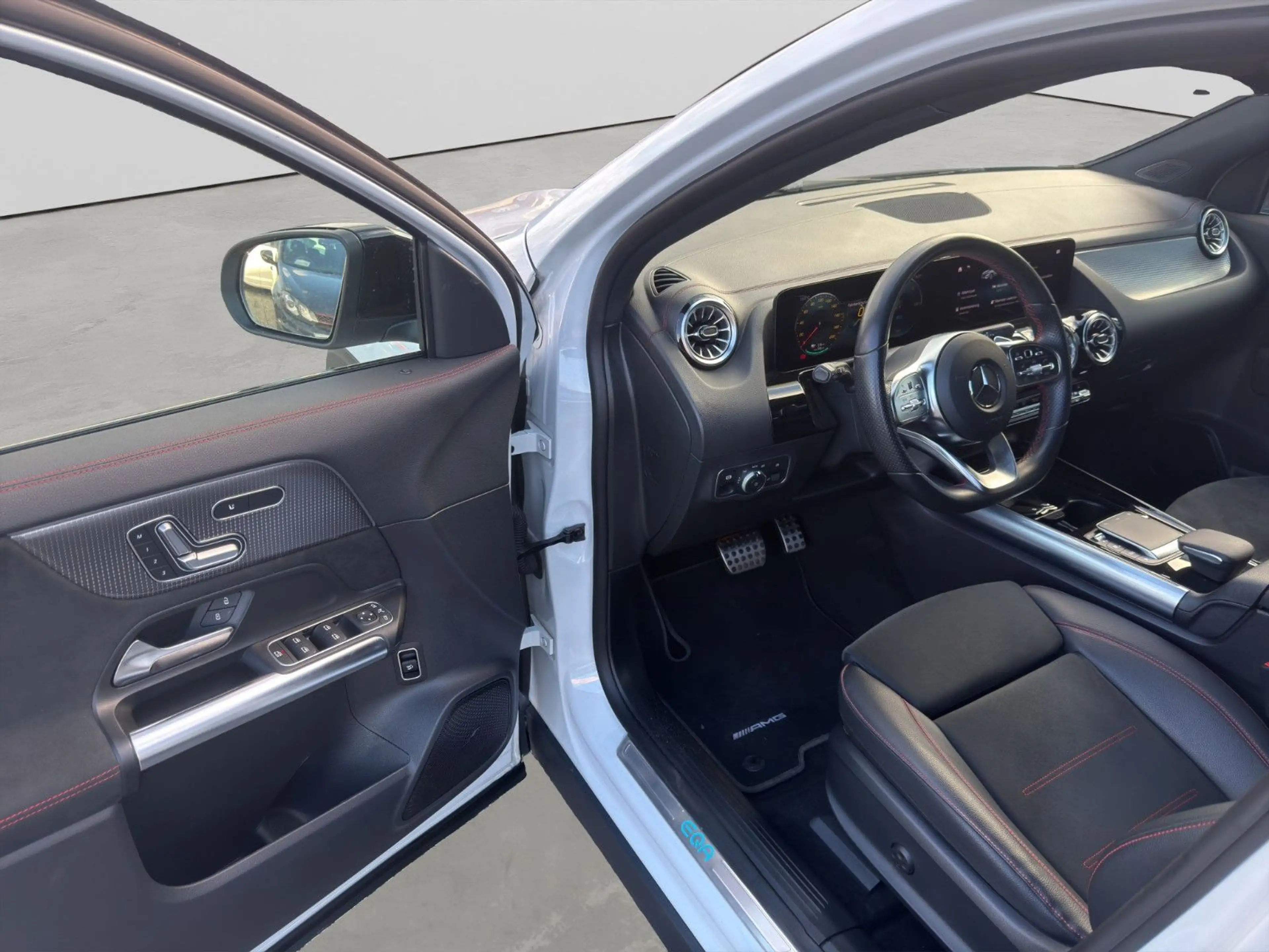 Mercedes-Benz EQA 350 4Matic AMG 360° SITZH LED APP DAB TÜVNEU — photo 11
