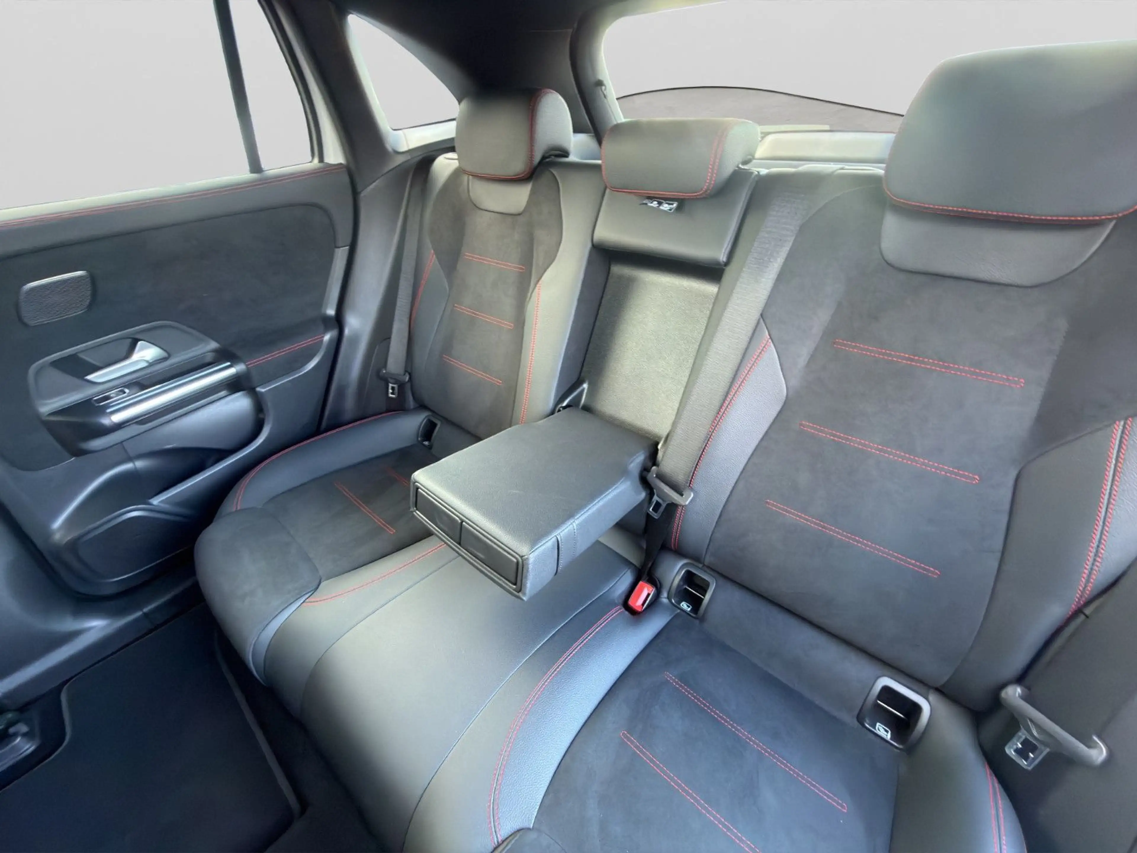Mercedes-Benz EQA 350 4Matic AMG 360° SITZH LED APP DAB TÜVNEU — photo 14