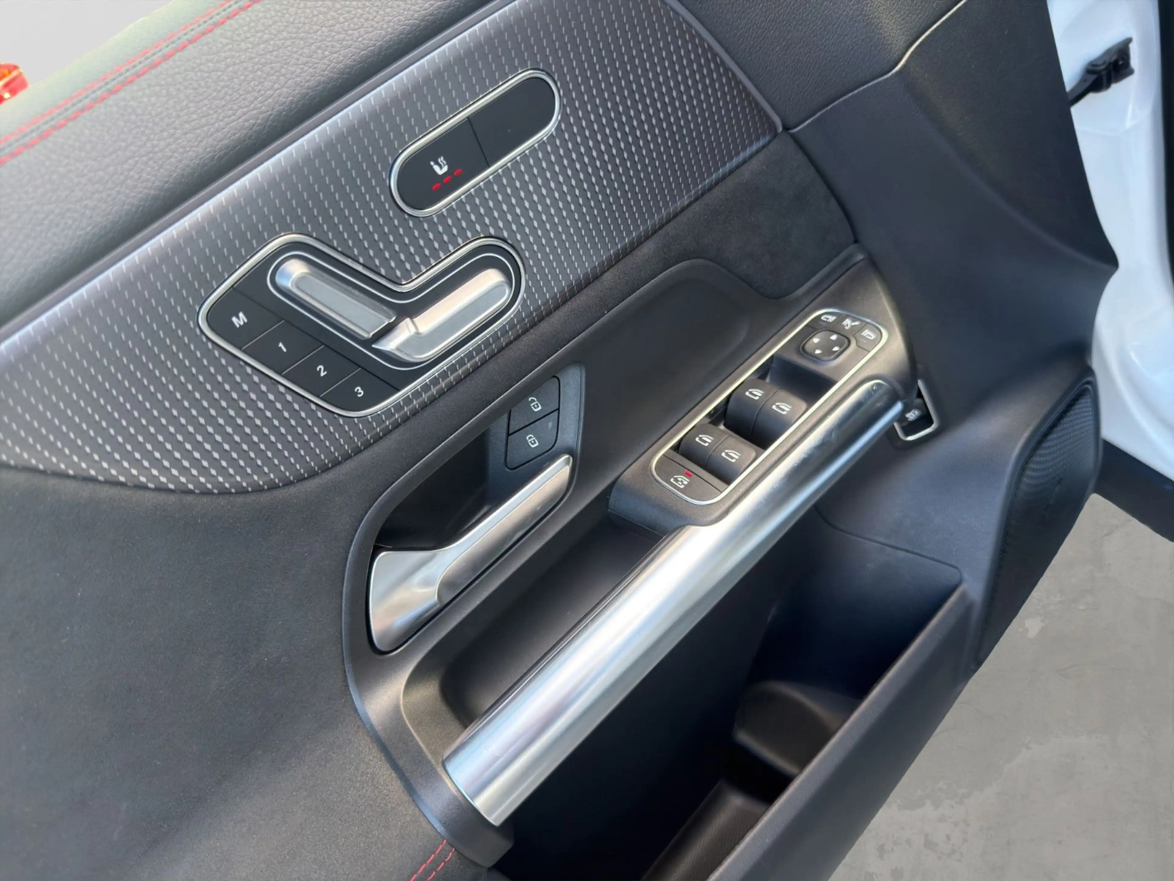 Mercedes-Benz EQA 350 4Matic AMG 360° SITZH LED APP DAB TÜVNEU — photo 13