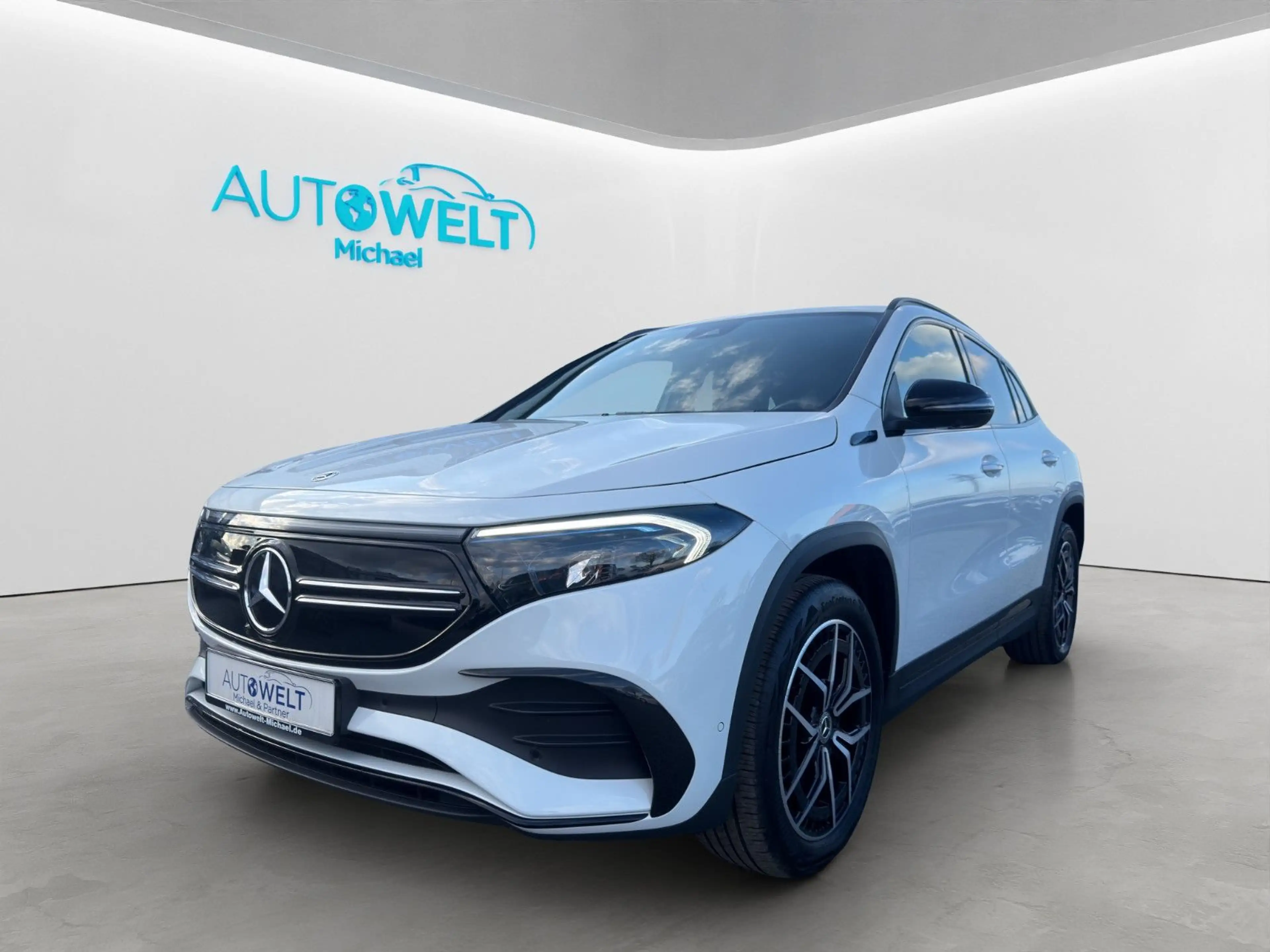 Mercedes-Benz EQA 350 4Matic AMG 360° SITZH LED APP DAB TÜVNEU