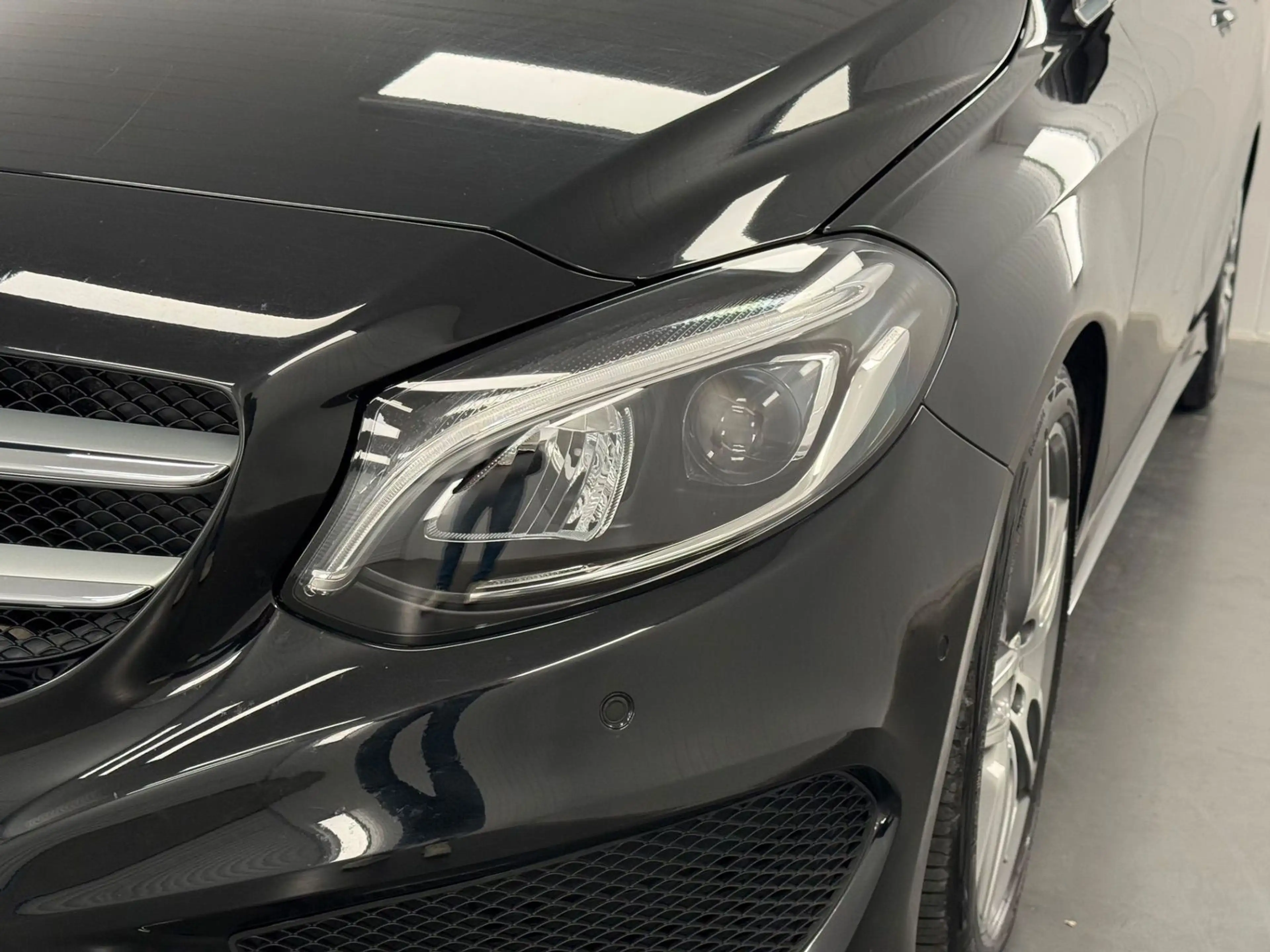 Mercedes-Benz B 220 d AUTOMATIK AMG SPORTPAKET PANORAMA — photo 3