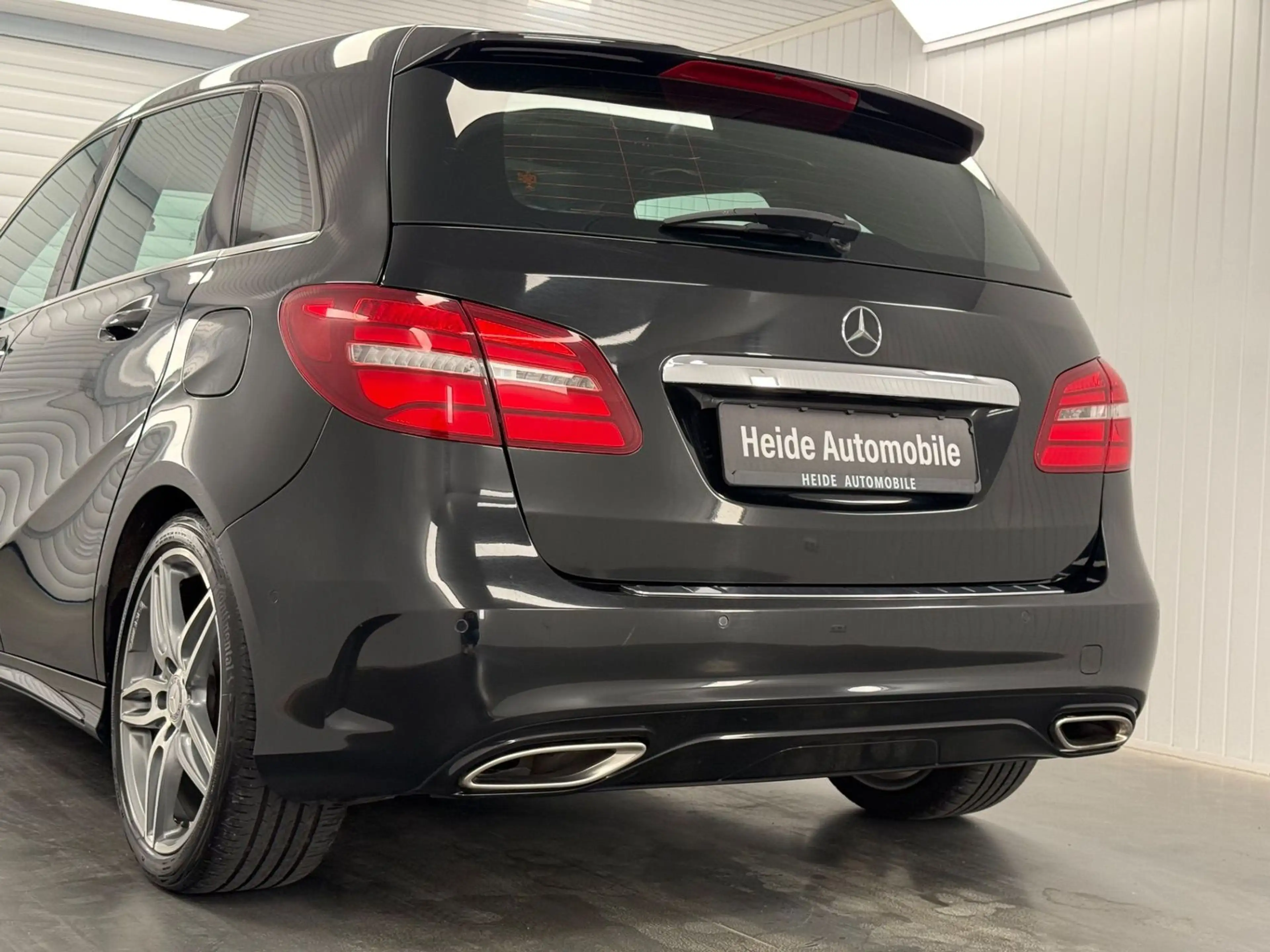 Mercedes-Benz B 220 d AUTOMATIK AMG SPORTPAKET PANORAMA — photo 10