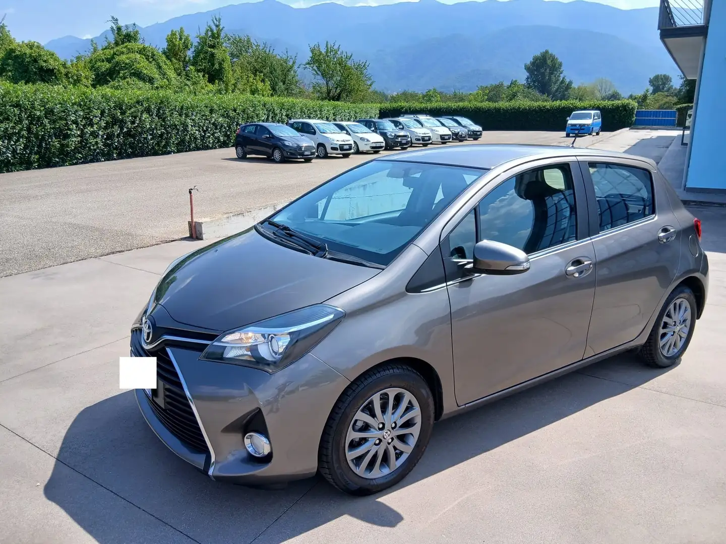 Toyota Yaris Yaris 5p 1.4 d-4d Lounge my16 Grigio - 2