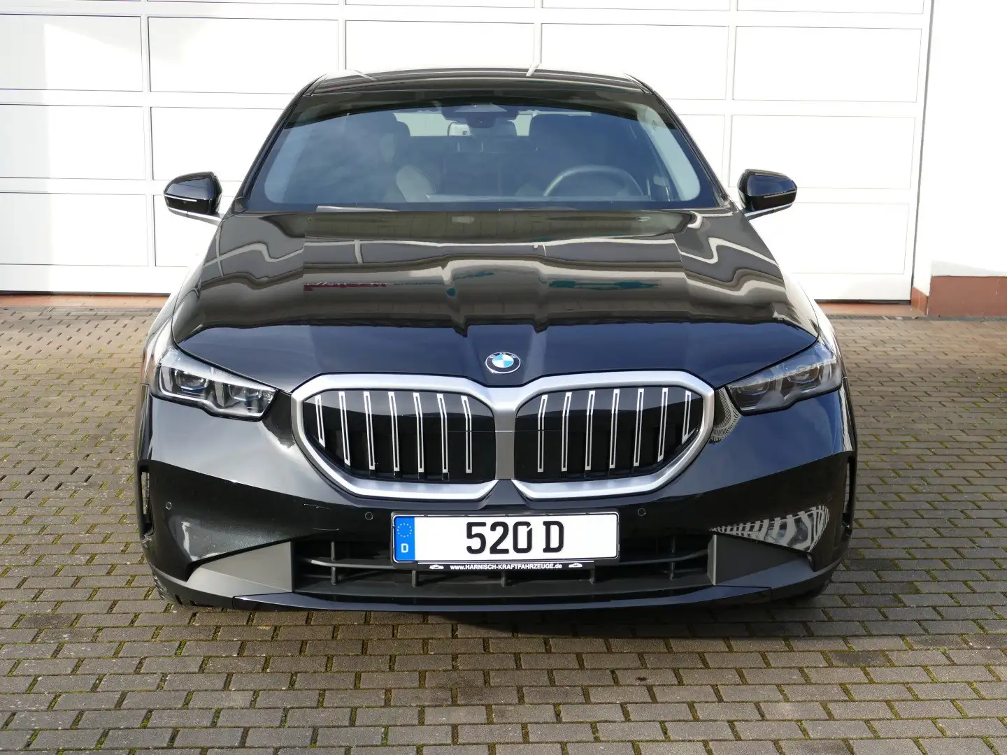 BMW 520 d *Sitzlüftung+4xSitzhzg+adapt.LED+Komfzugang Schwarz - 2