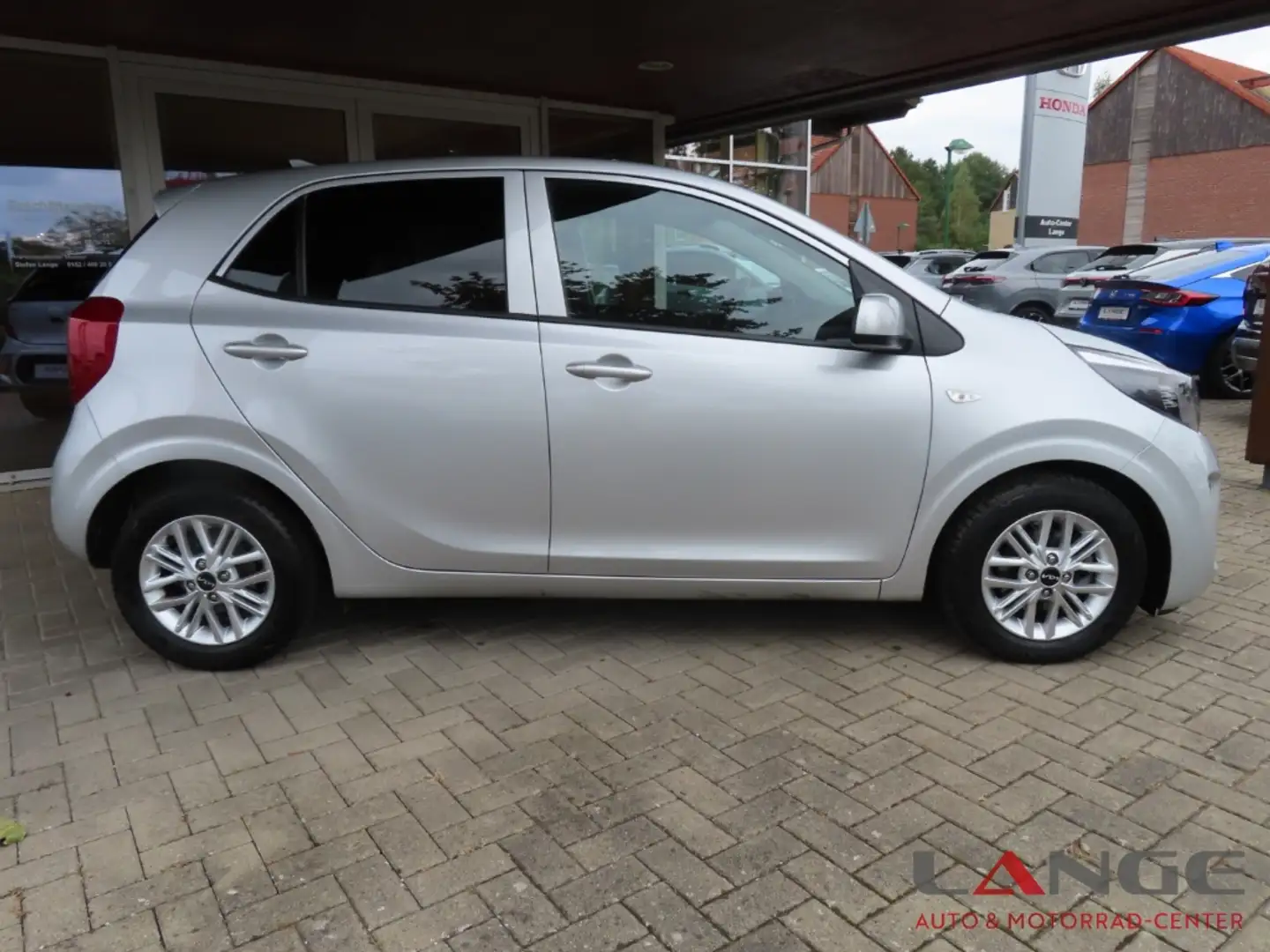 Kia Picanto 1.0 AMT Dream Team Apple CarPlay Android Auto DAB Zilver - 2