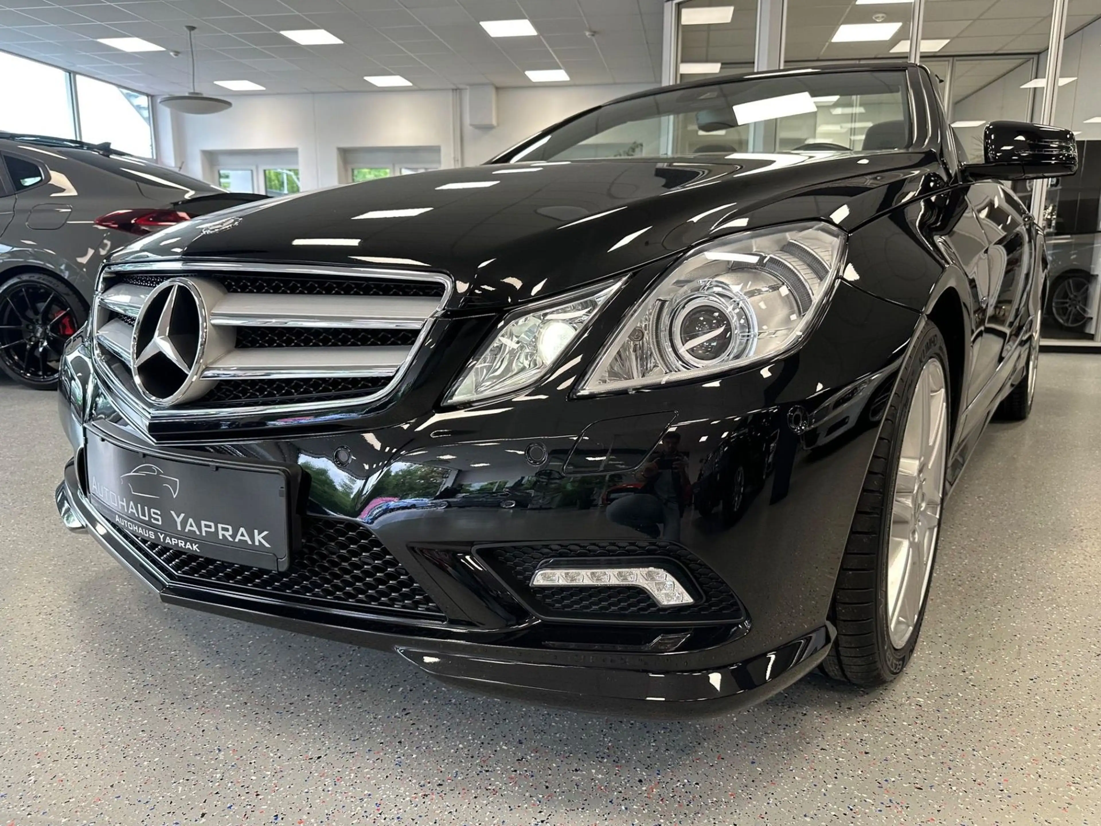 Mercedes-Benz E 350 CGI Avantgarde|AMG-Line|H/K|ILS|Airascraf — photo 3