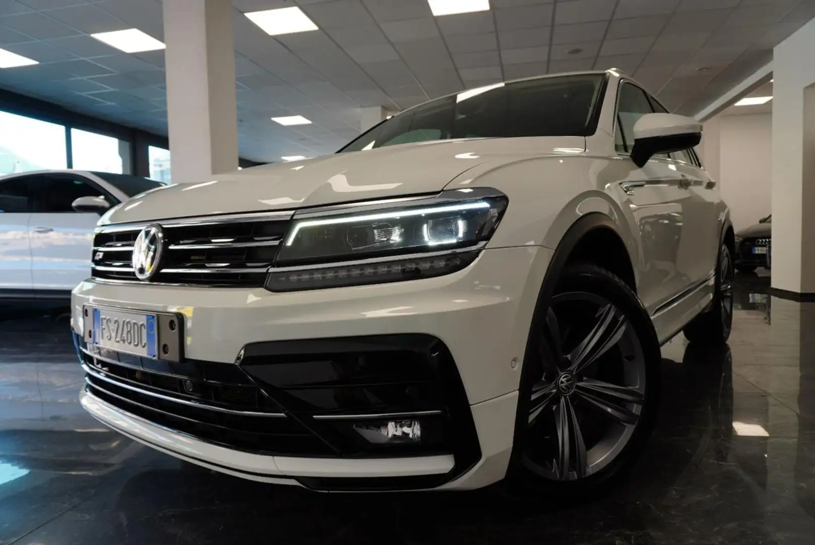 Volkswagen Tiguan 2.0 TDI SCR DSG 4MOTION Sport BMT Blanc - 1
