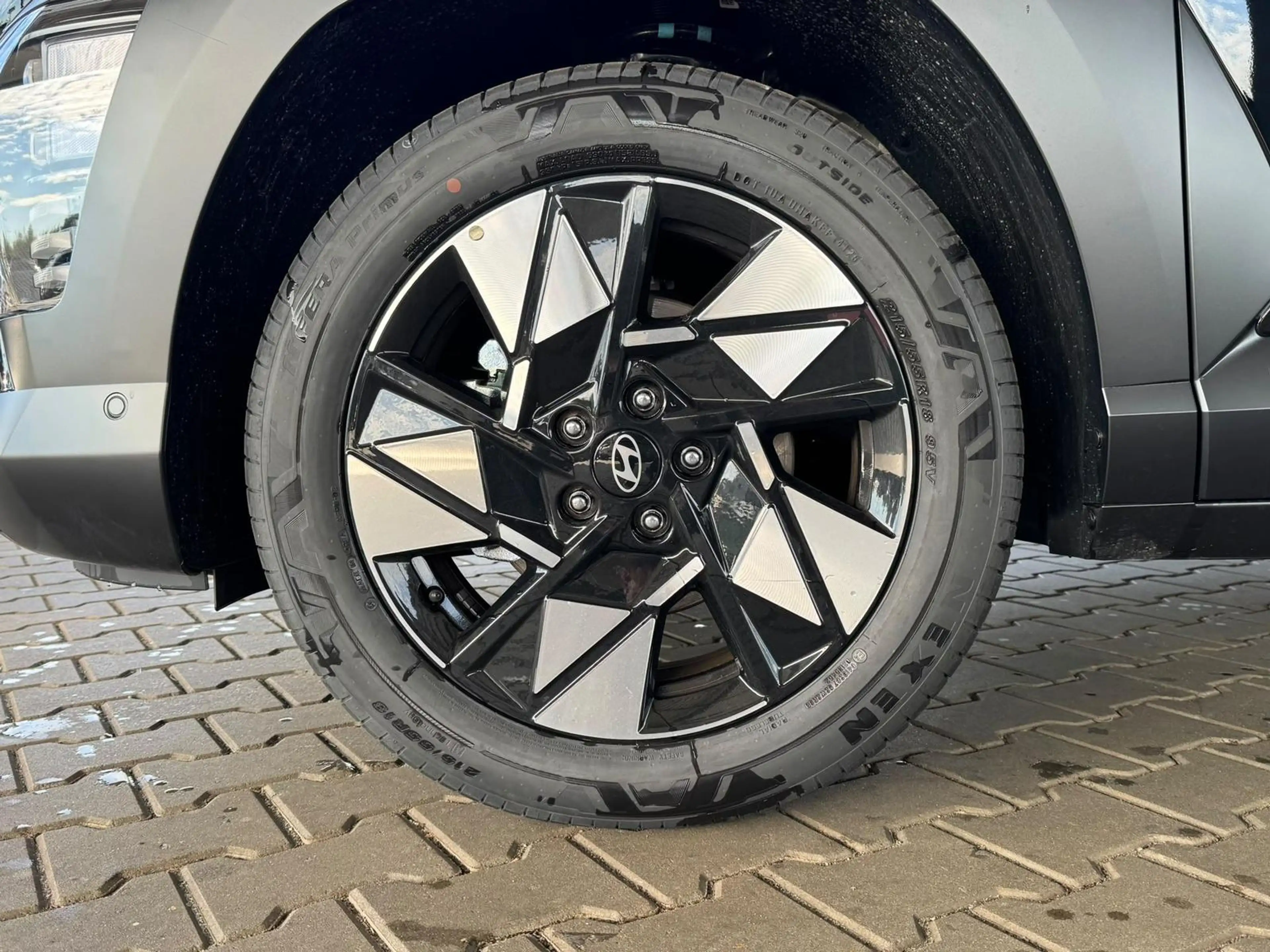Hyundai KONA Comfort Plus 1.6 T-GDI 2WD 7-DCT / 360 Grad / PDC — photo 10