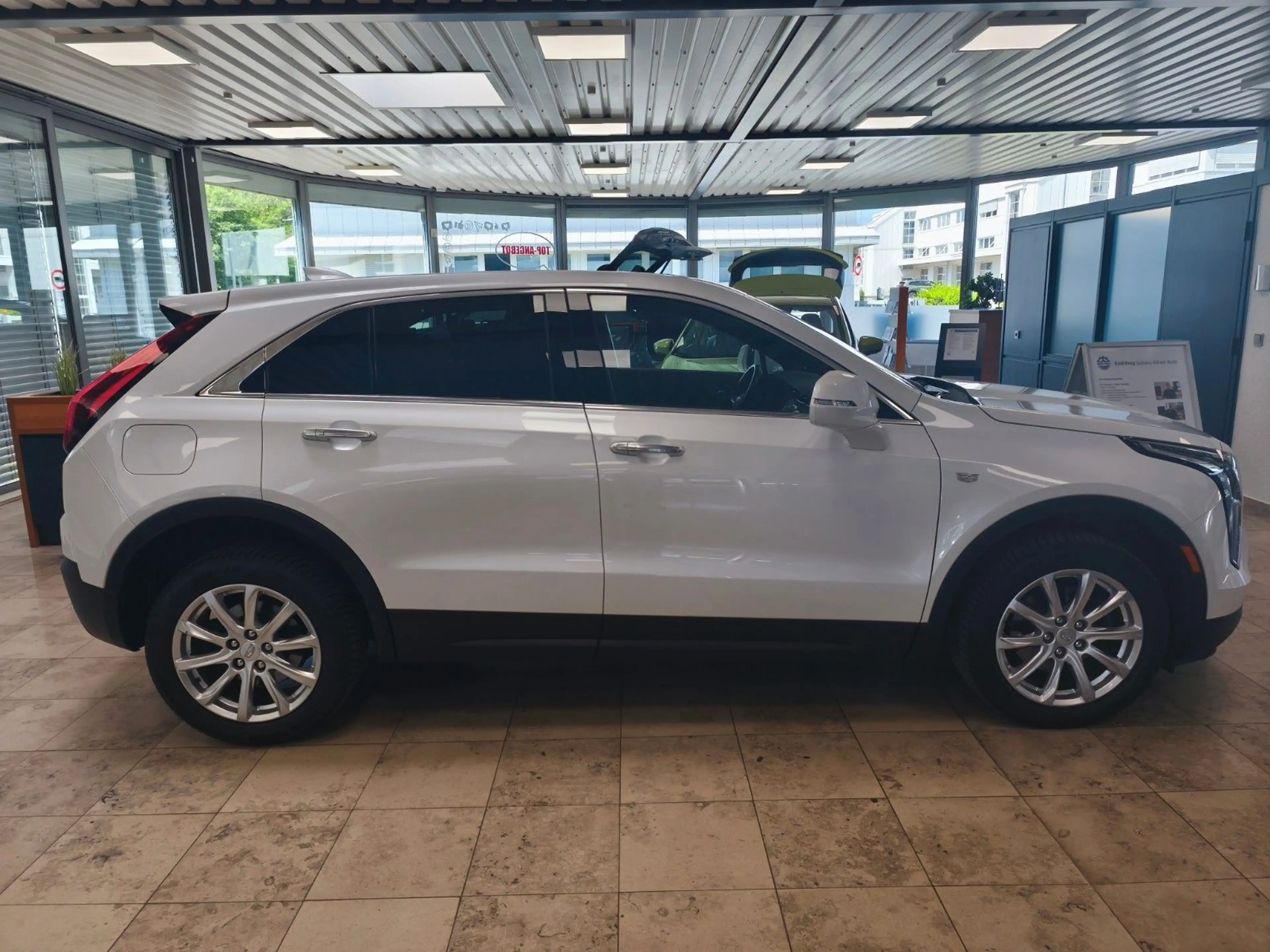Cadillac XT4 Luxury AWD — photo 6