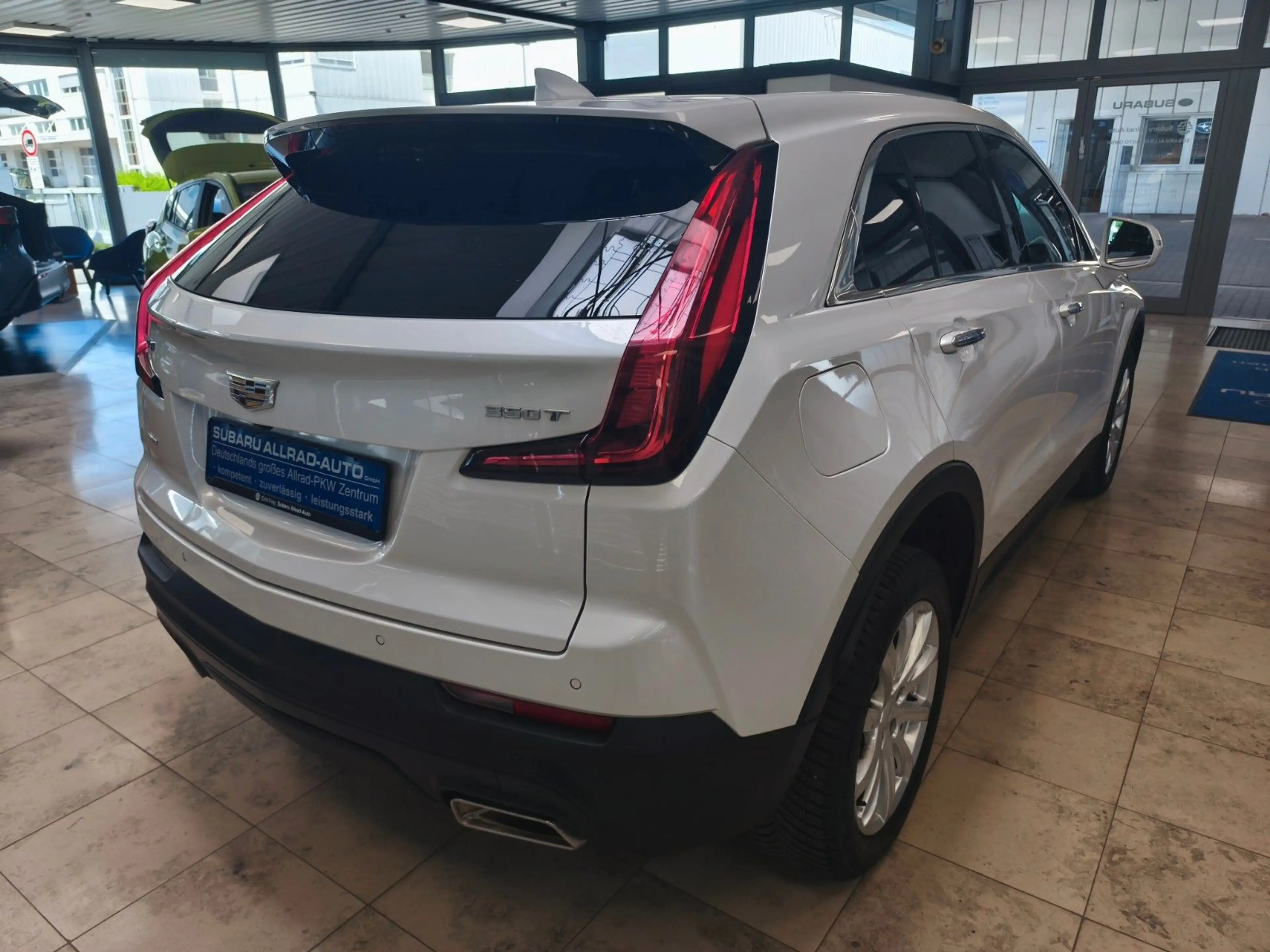 Cadillac XT4 Luxury AWD — photo 5