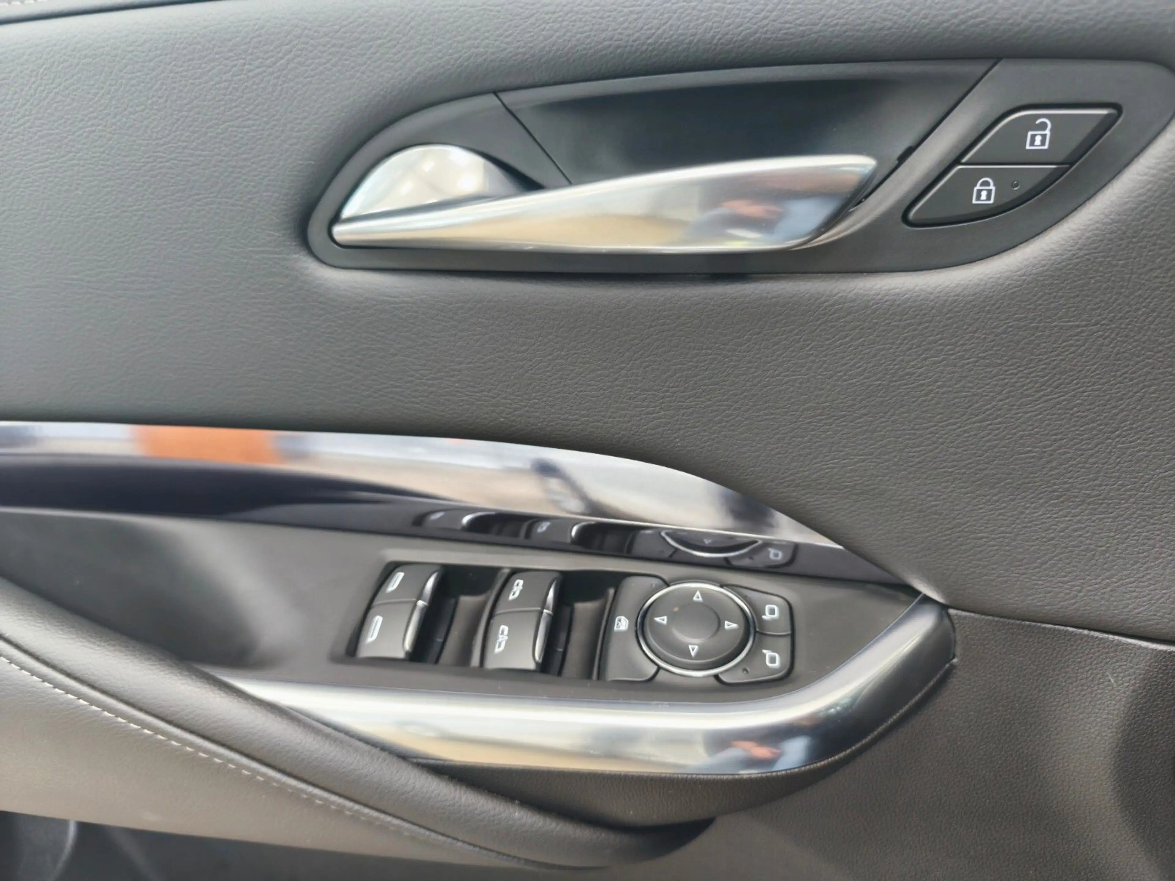 Cadillac XT4 Luxury AWD — photo 13