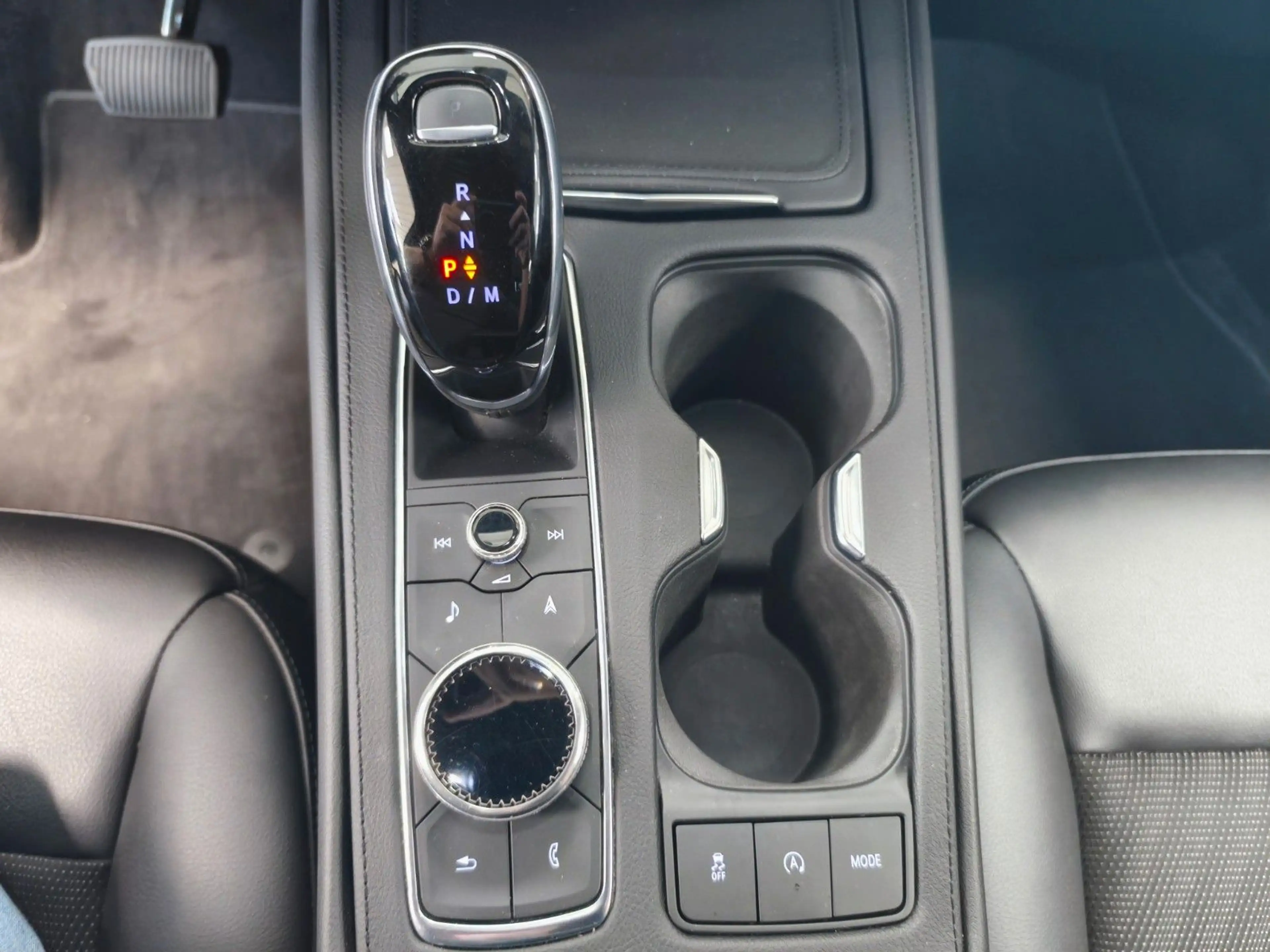 Cadillac XT4 Luxury AWD — photo 12
