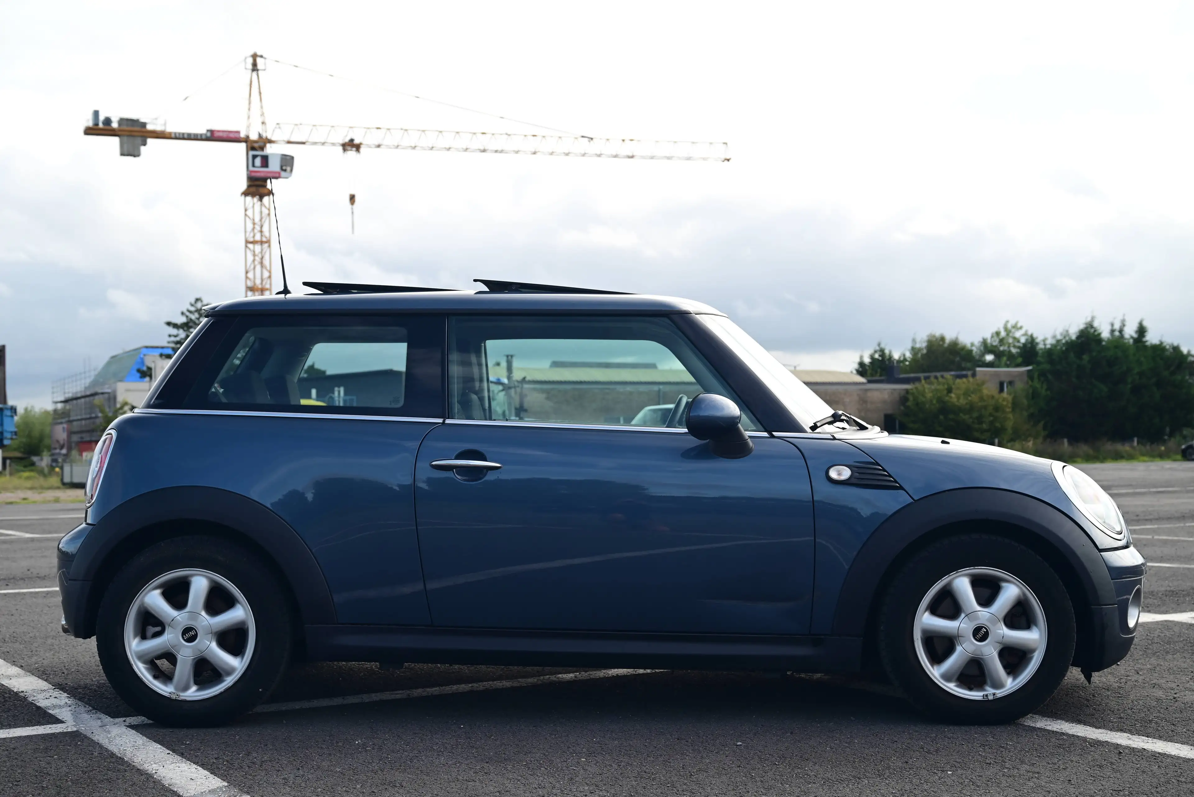 MINI One R56 / SUNROOF / AIRCO / HORIZON BLUE — photo 9