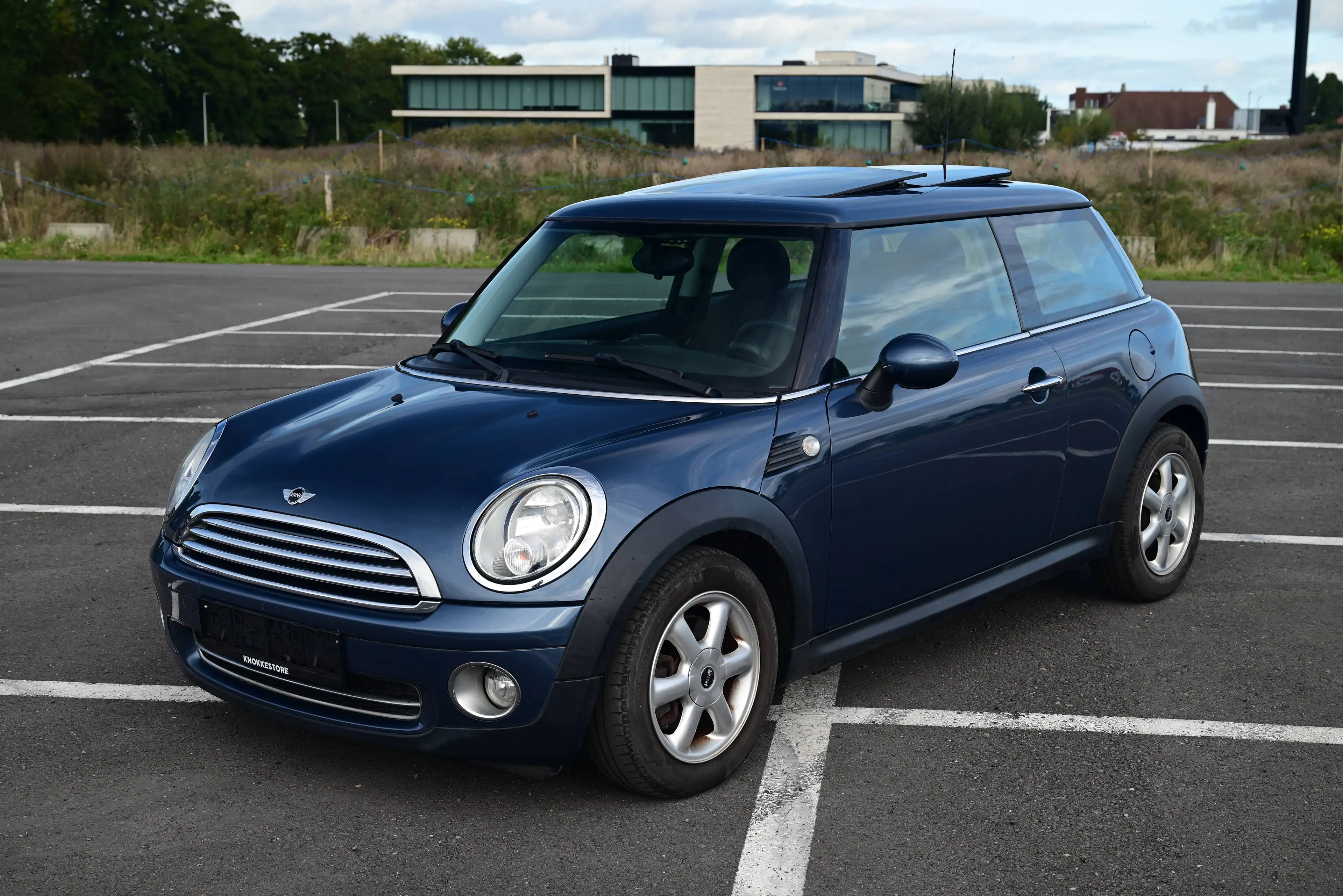 MINI One R56 / SUNROOF / AIRCO / HORIZON BLUE — photo 4