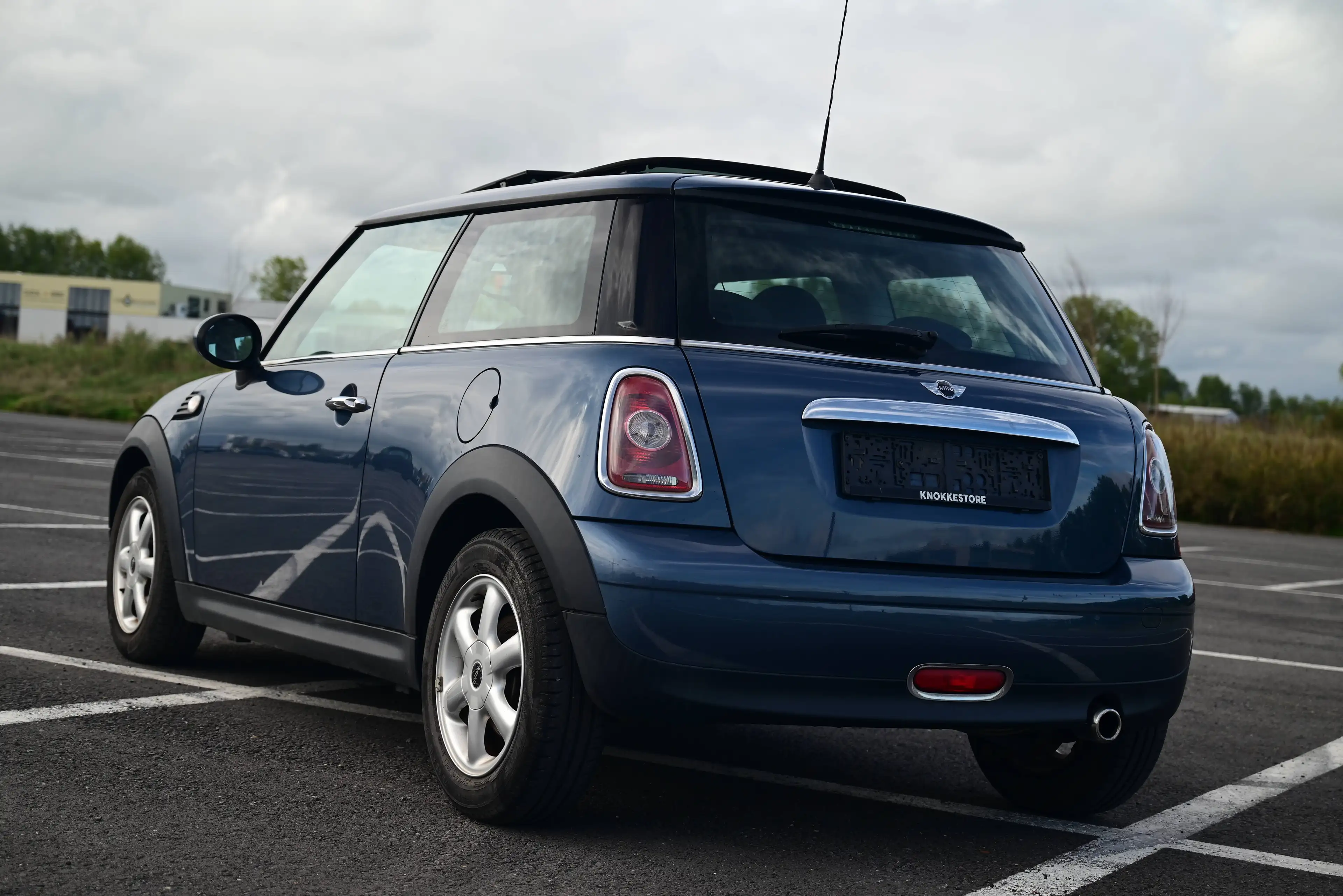 MINI One R56 / SUNROOF / AIRCO / HORIZON BLUE — photo 6