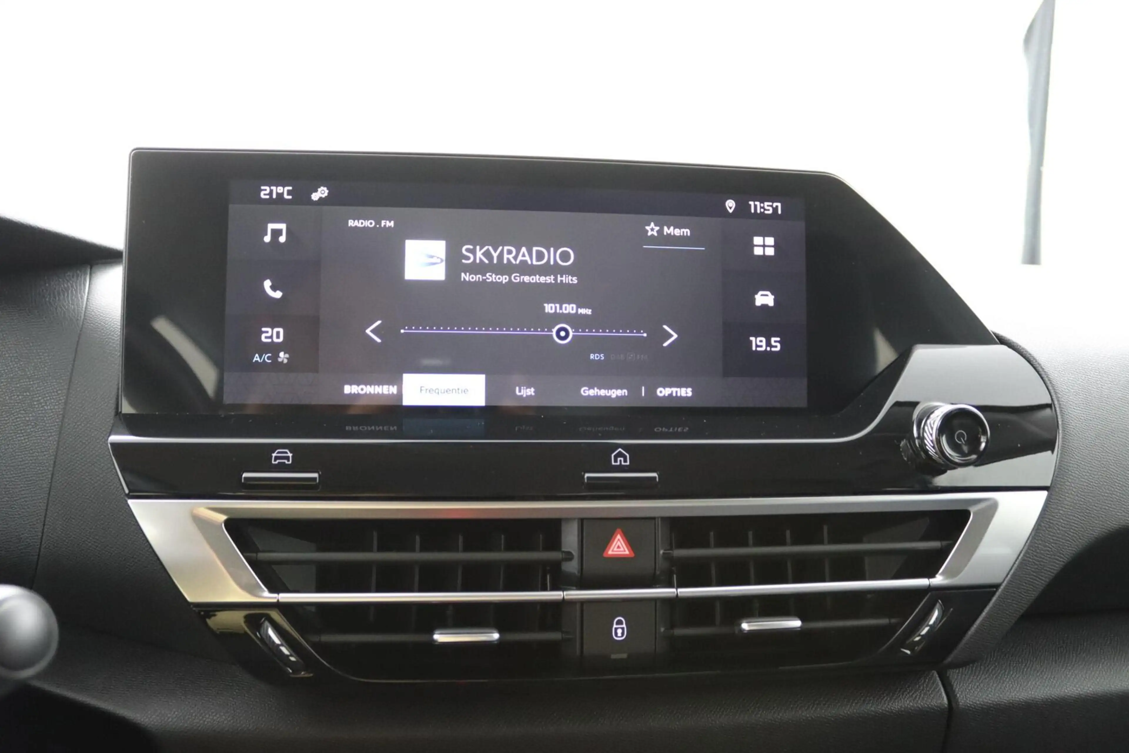 Citroen E-C4 Electric Feel Pack 50 kWh — photo 22