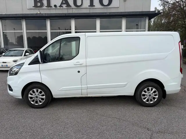 Ford Transit Custom view 2