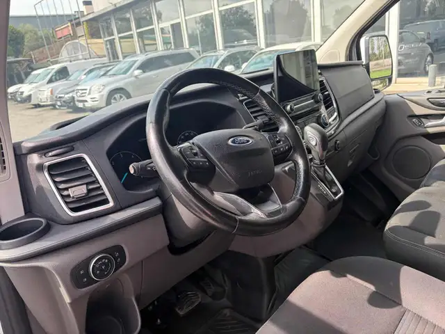 Ford Transit Custom view 12
