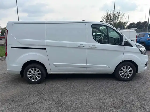 Ford Transit Custom view 6