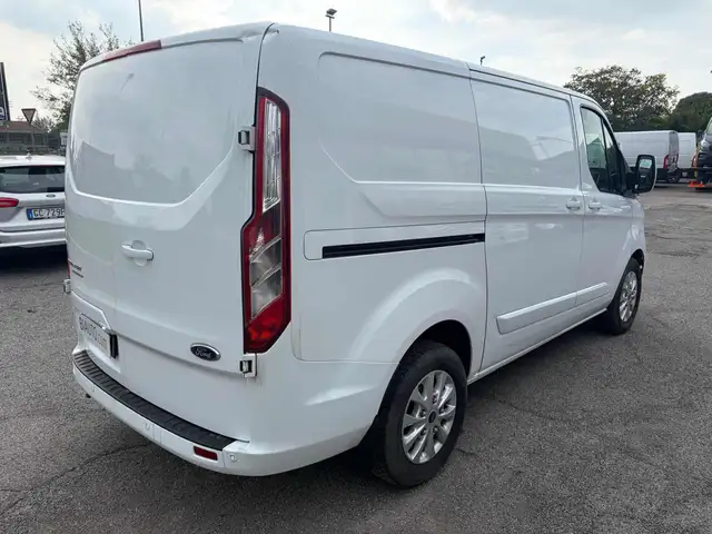 Ford Transit Custom view 5